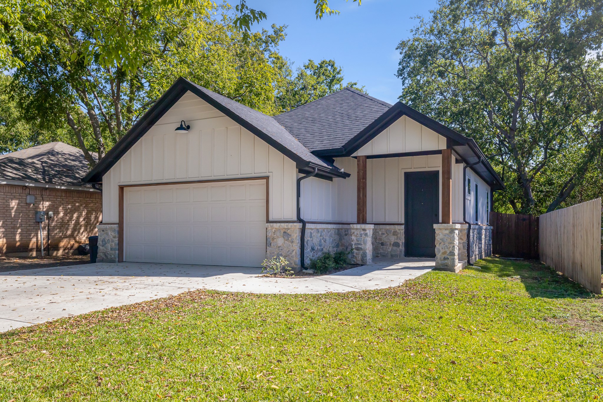 400 Leuty Street Justin TX 76247