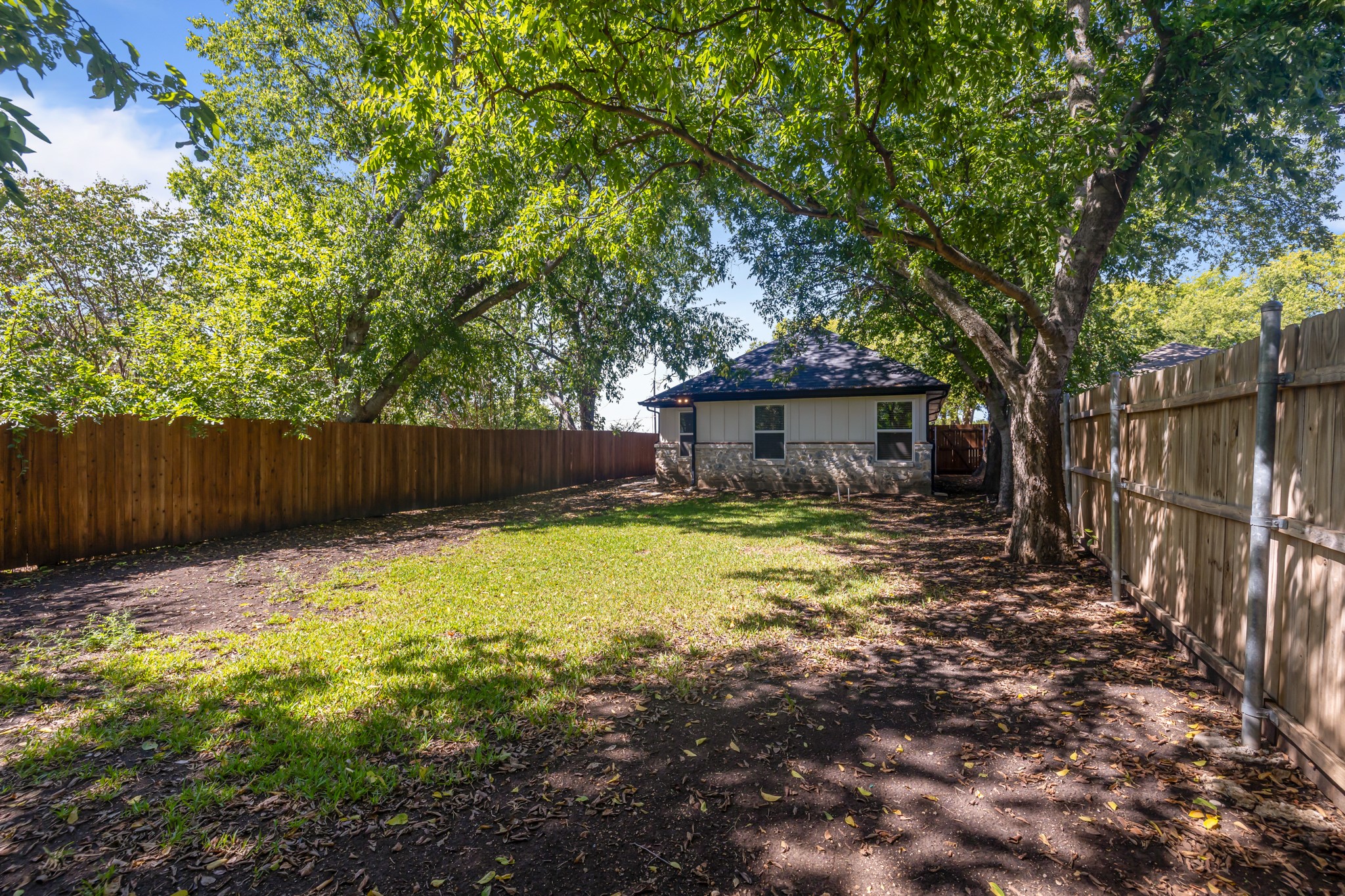 400 Leuty Street Justin TX 76247