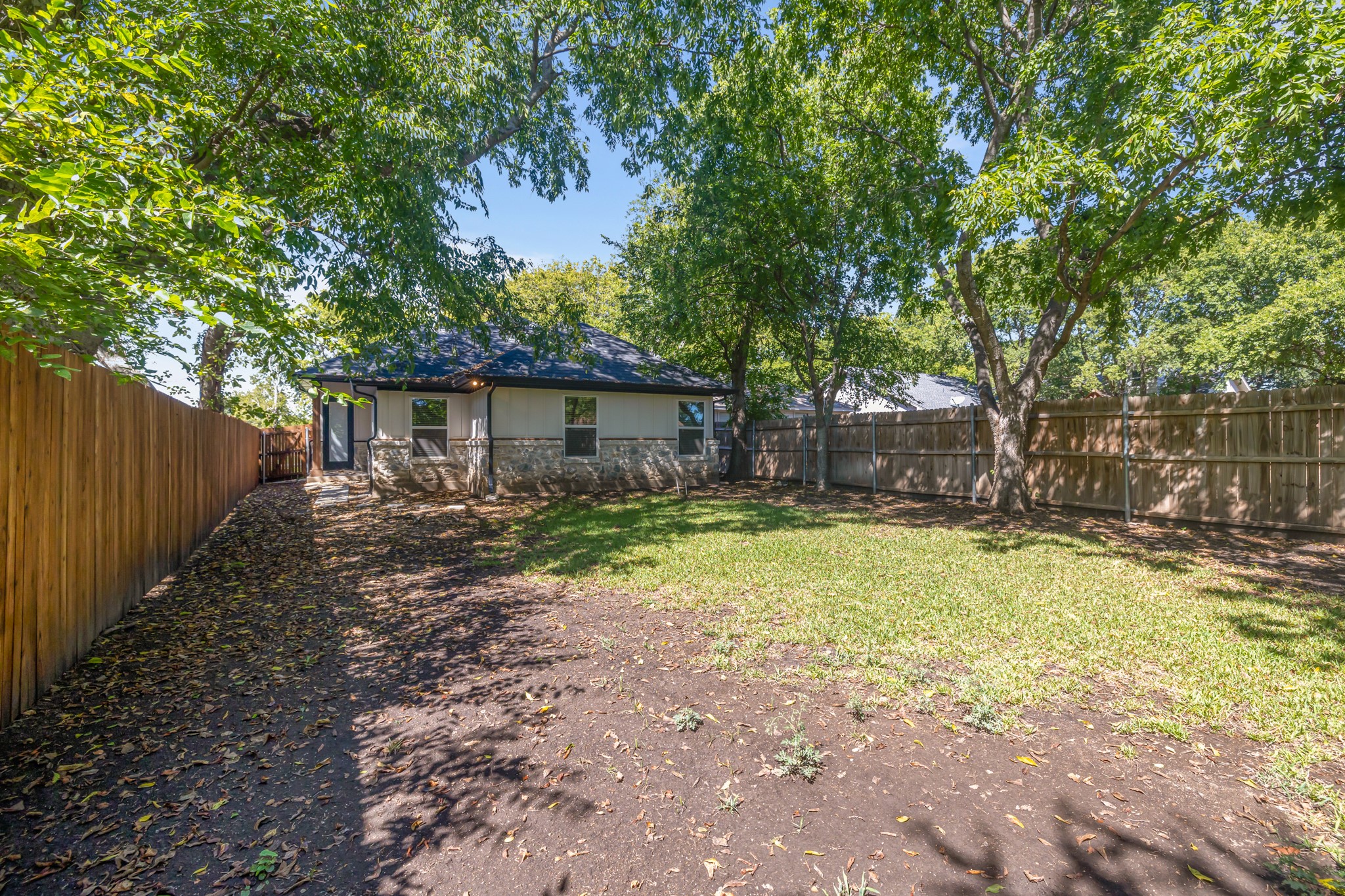 400 Leuty Street Justin TX 76247