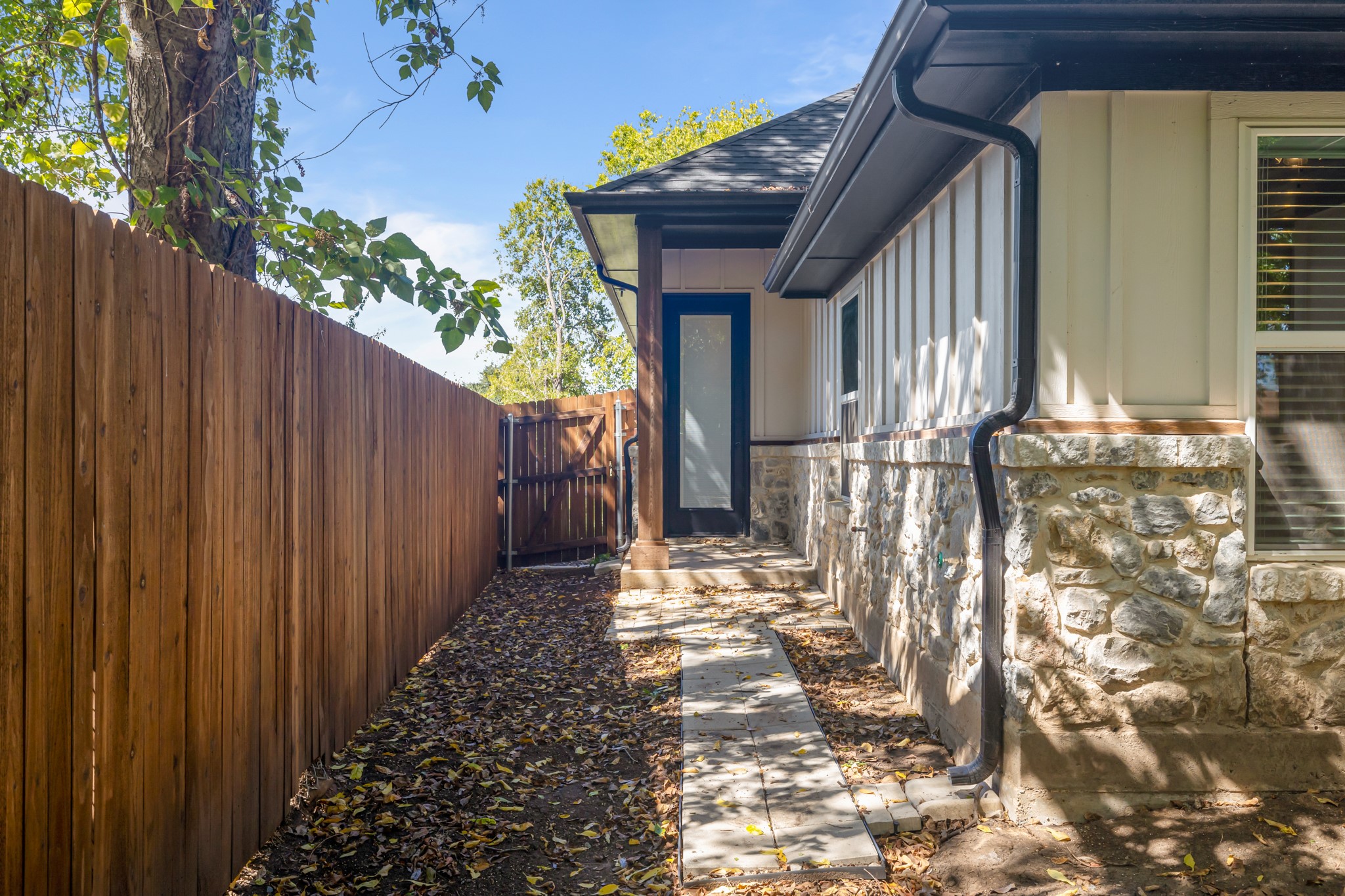 400 Leuty Street Justin TX 76247