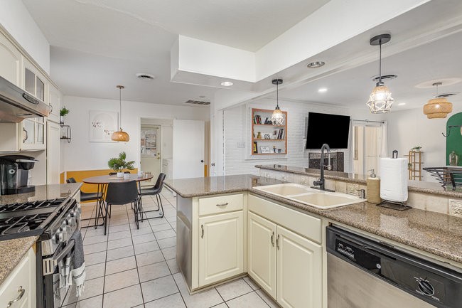 2404 Crestview Circle Irving TX 75062