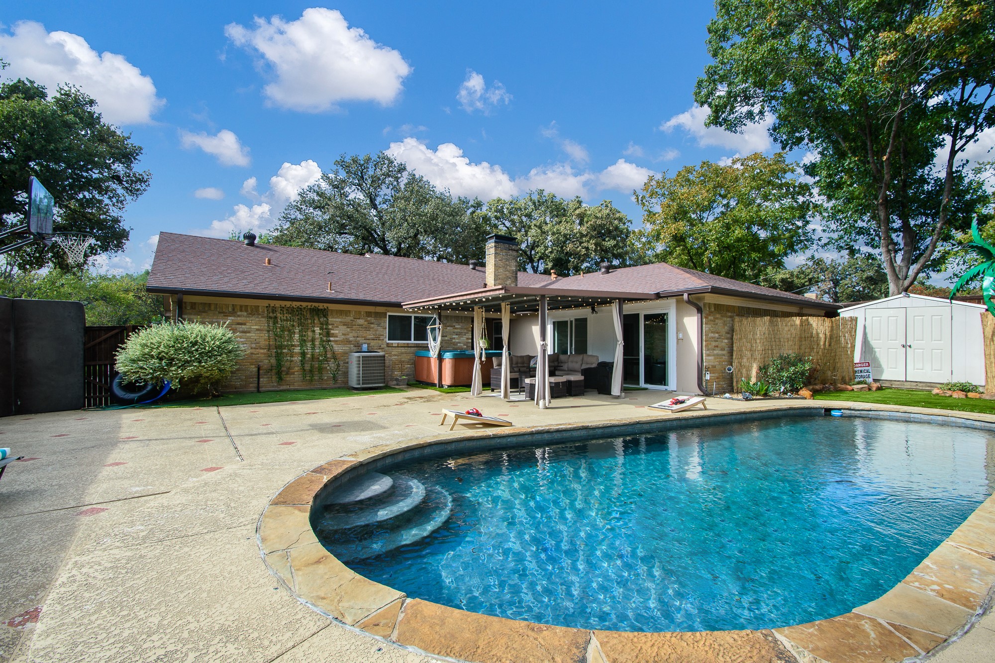 2404 Crestview Circle Irving TX 75062