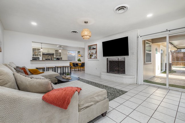 2404 Crestview Circle Irving TX 75062