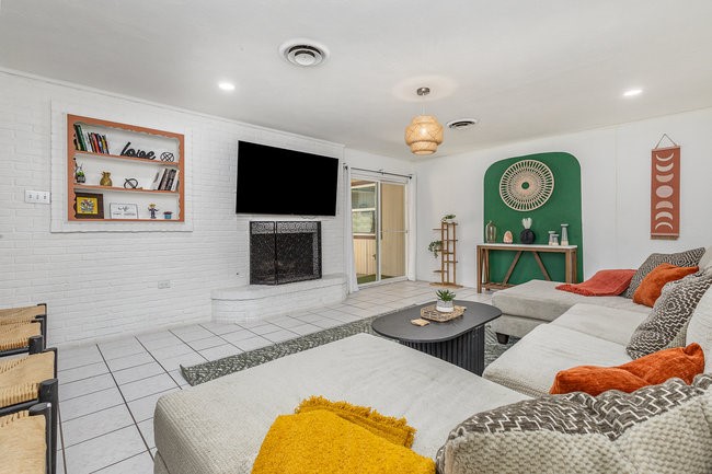 2404 Crestview Circle Irving TX 75062
