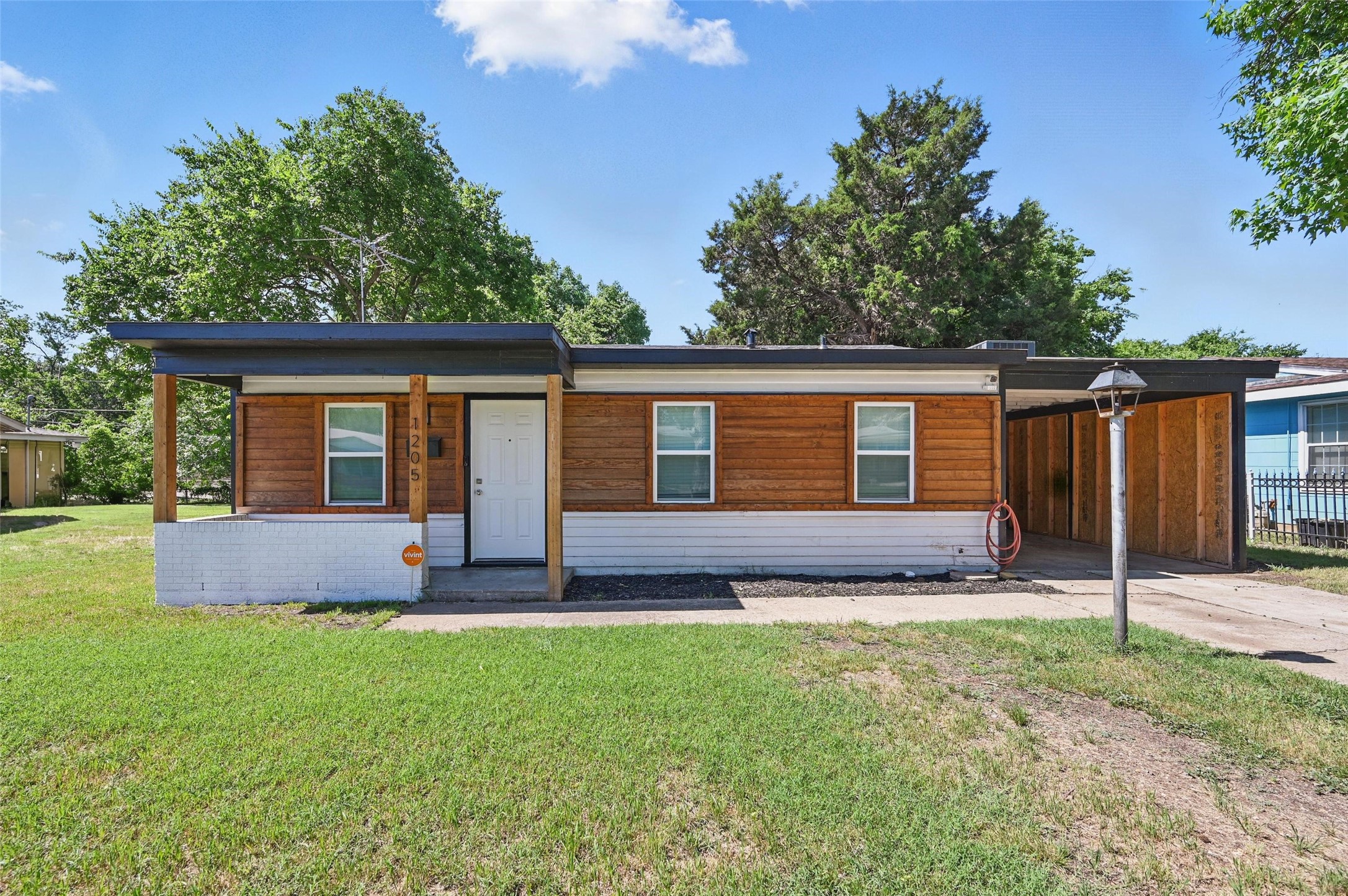 1205 Hamsted Street Fort Worth TX 76115