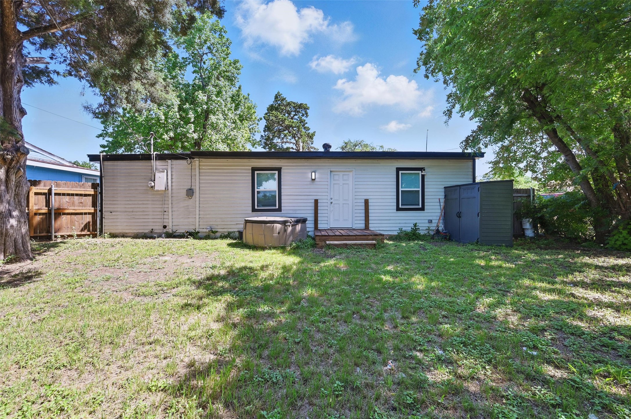 1205 Hamsted Street Fort Worth TX 76115