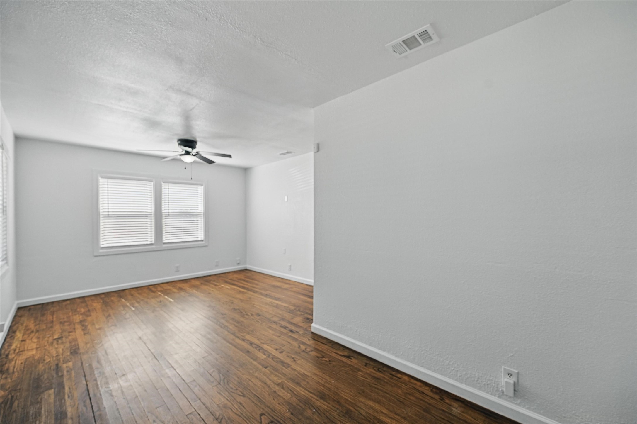 1205 Hamsted Street Fort Worth TX 76115