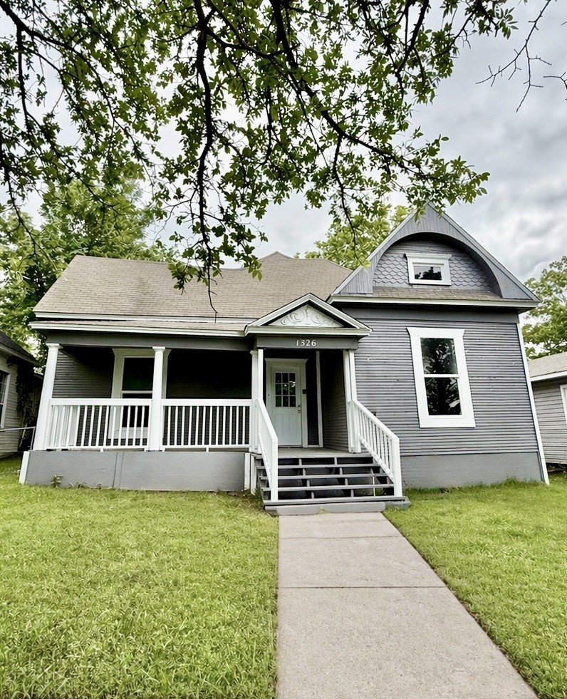 1326 W Sears Street Denison TX 75020