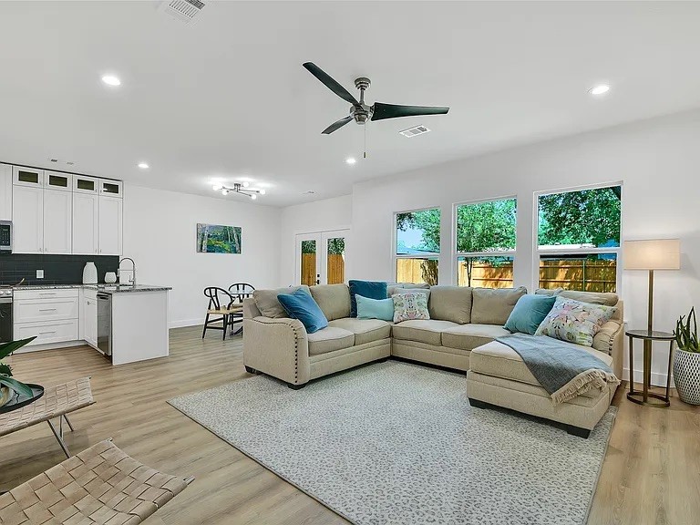 5206 Slate Street Fort Worth TX 76114