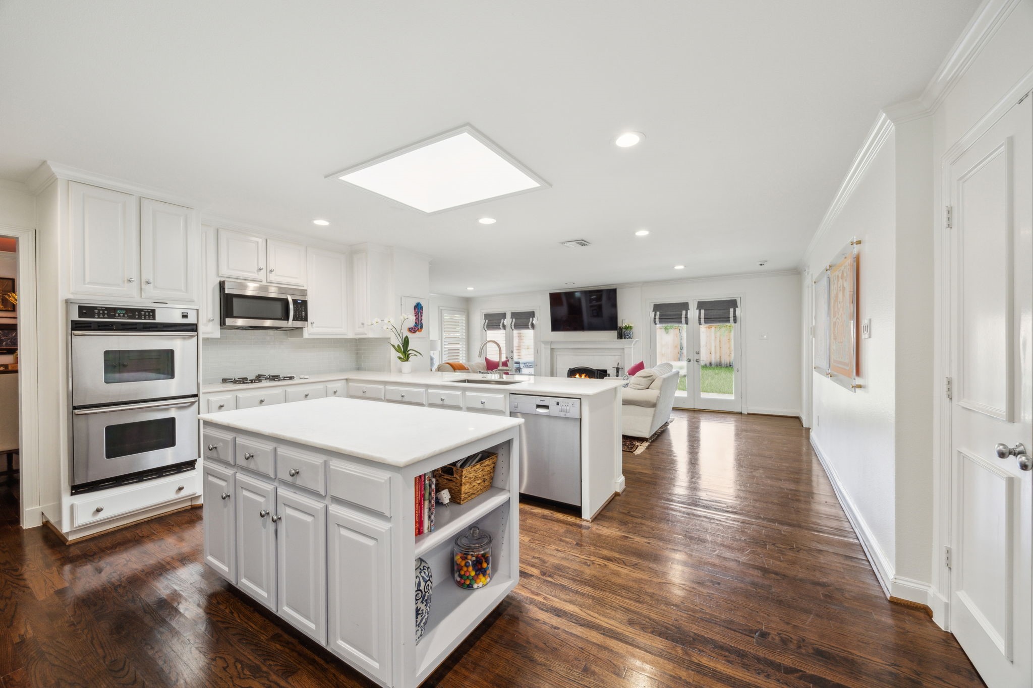 6505 Woodland Drive Dallas TX 75225