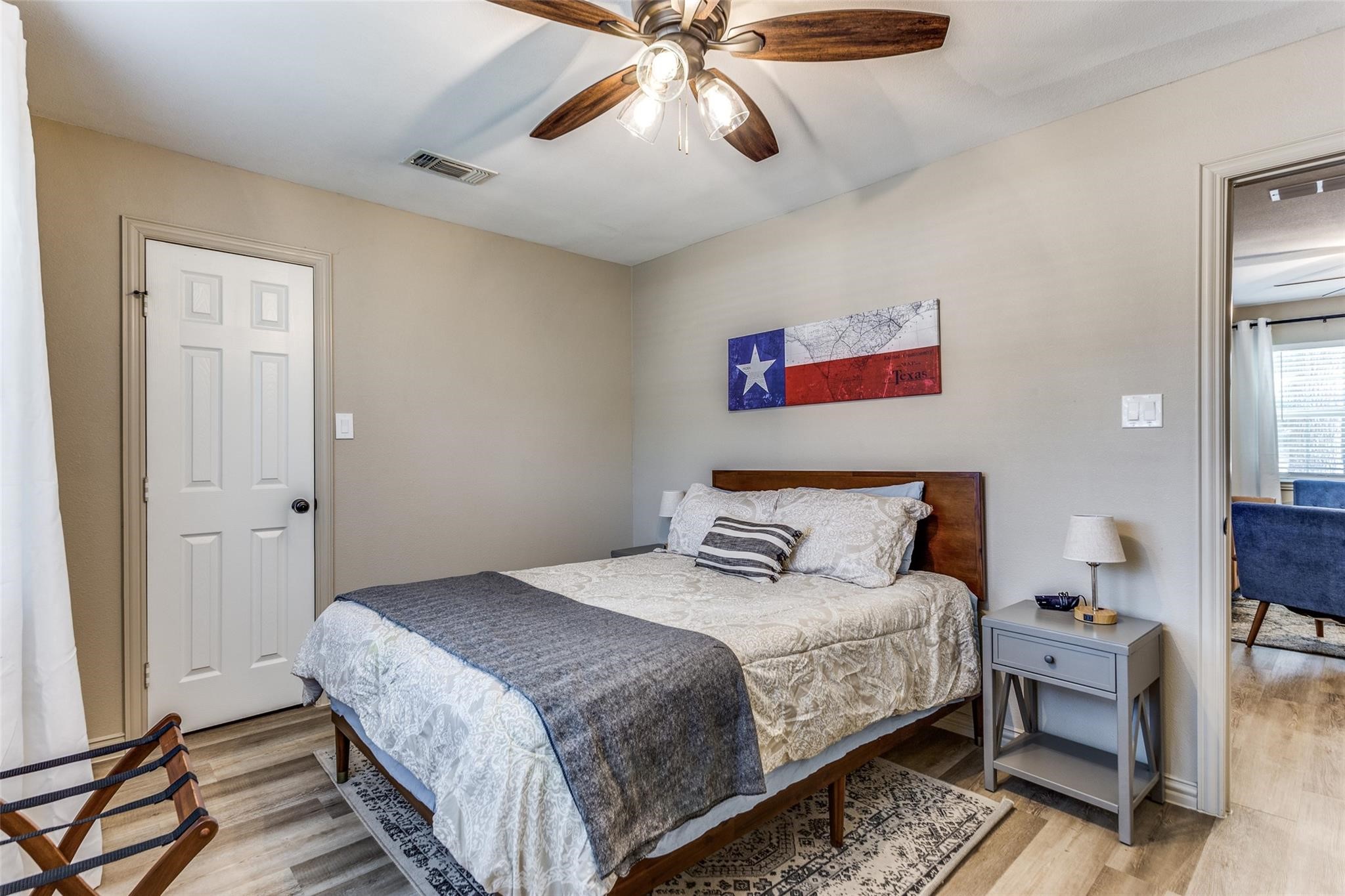 3217 Huron Trail Lake Worth TX 76135