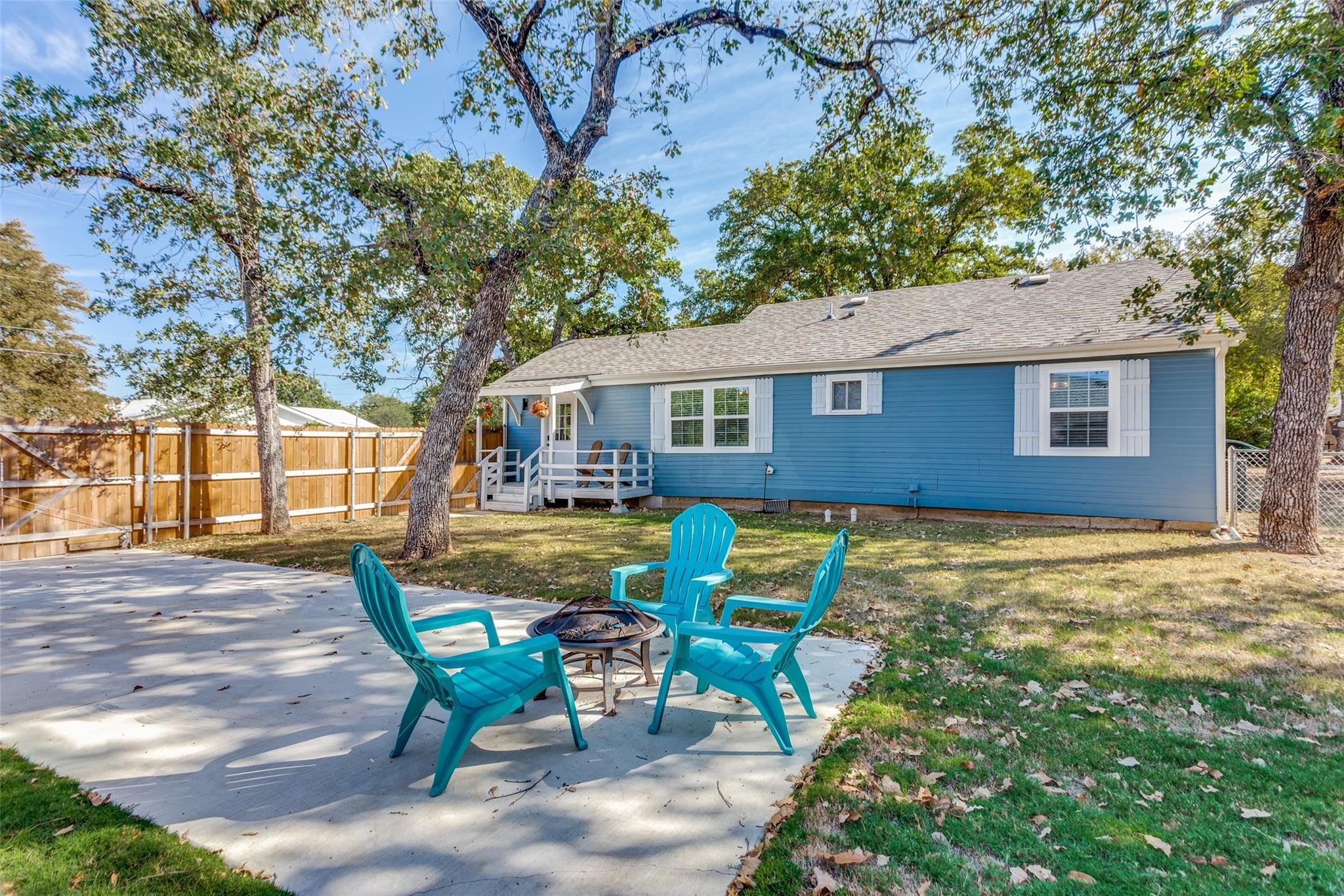3217 Huron Trail Lake Worth TX 76135