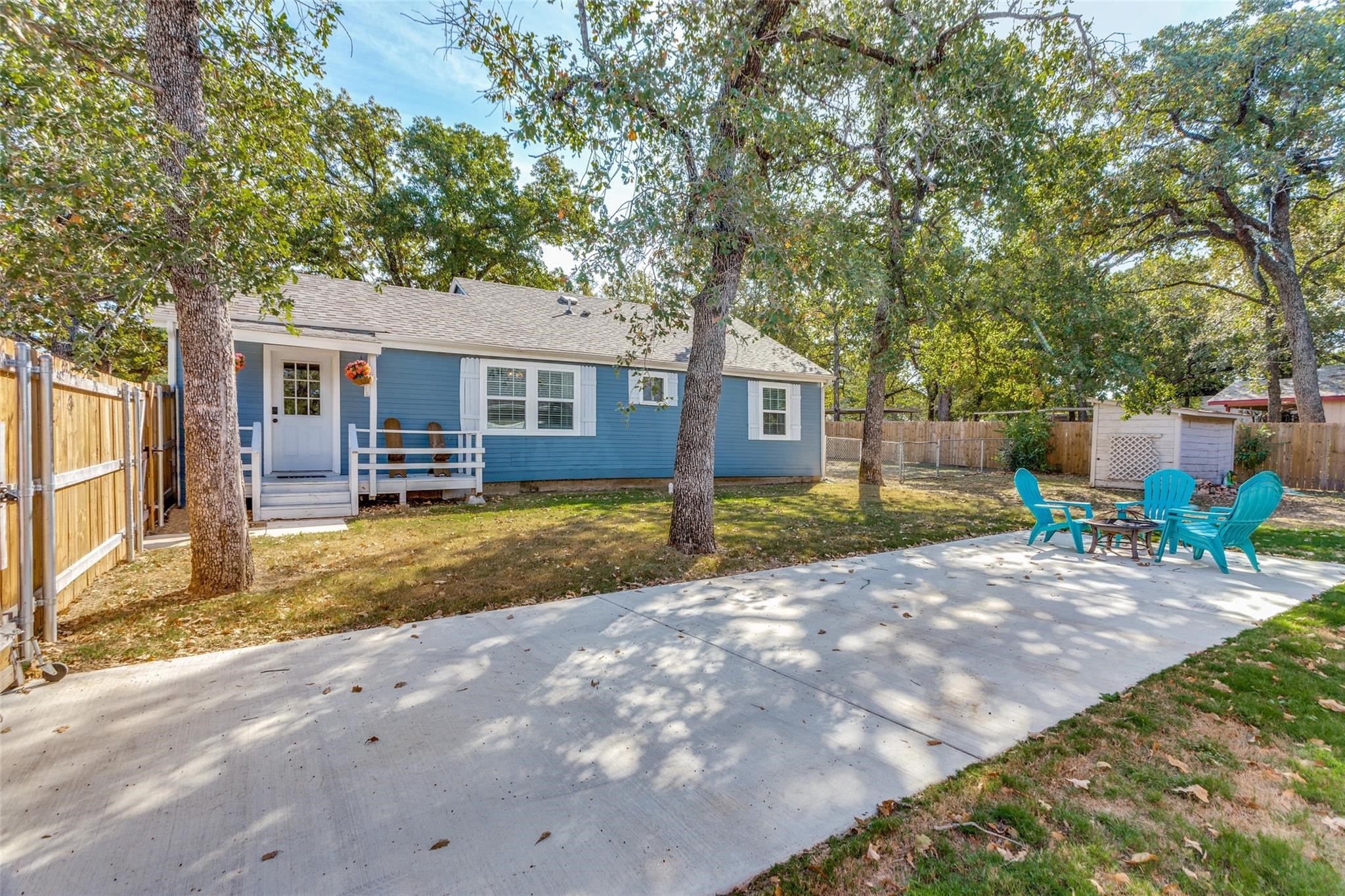 3217 Huron Trail Lake Worth TX 76135