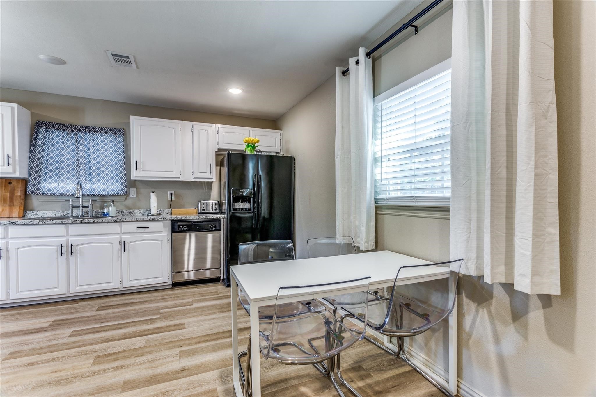 3217 Huron Trail Lake Worth TX 76135