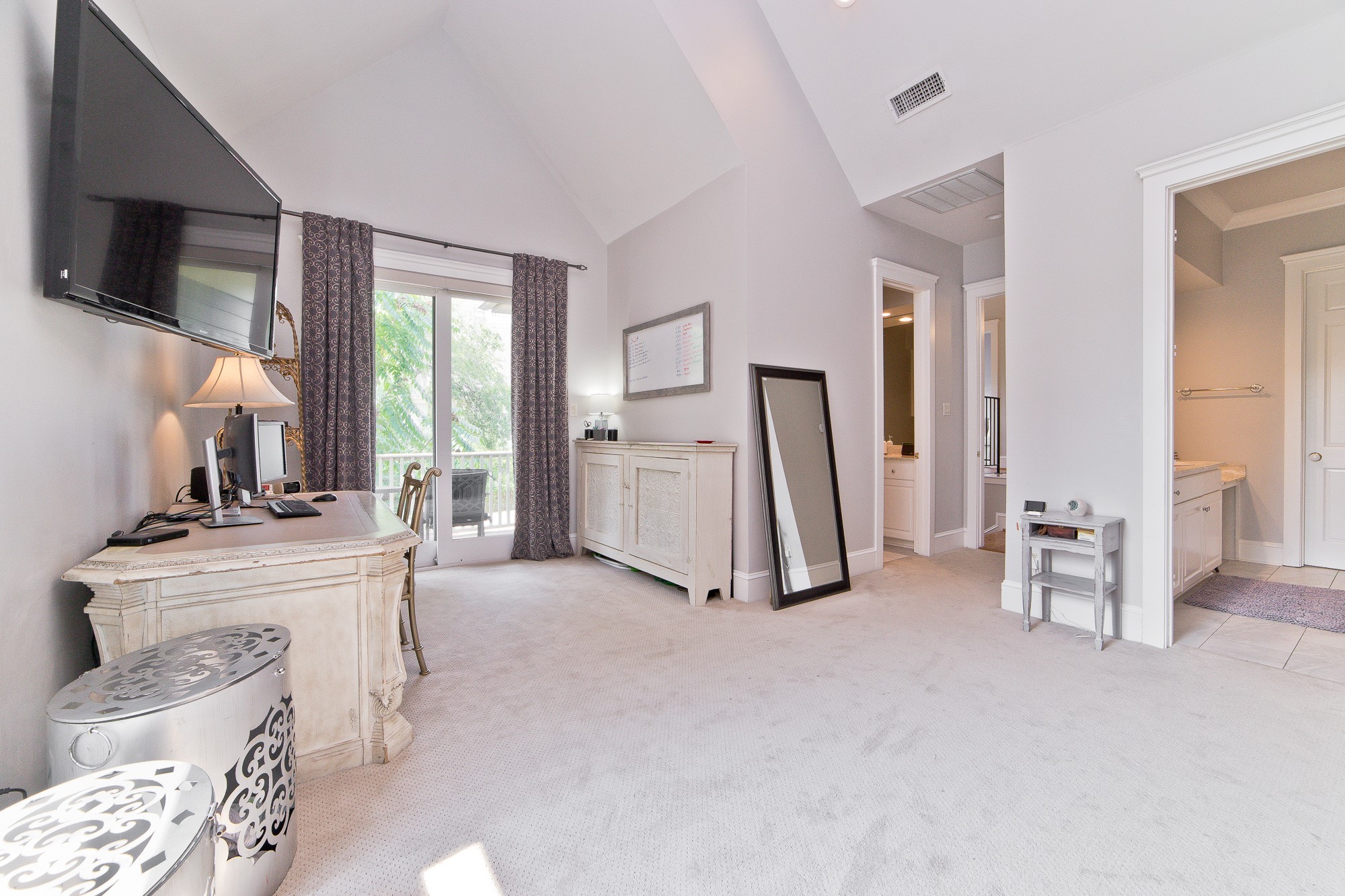 2620 Thomas Avenue Dallas TX 75204
