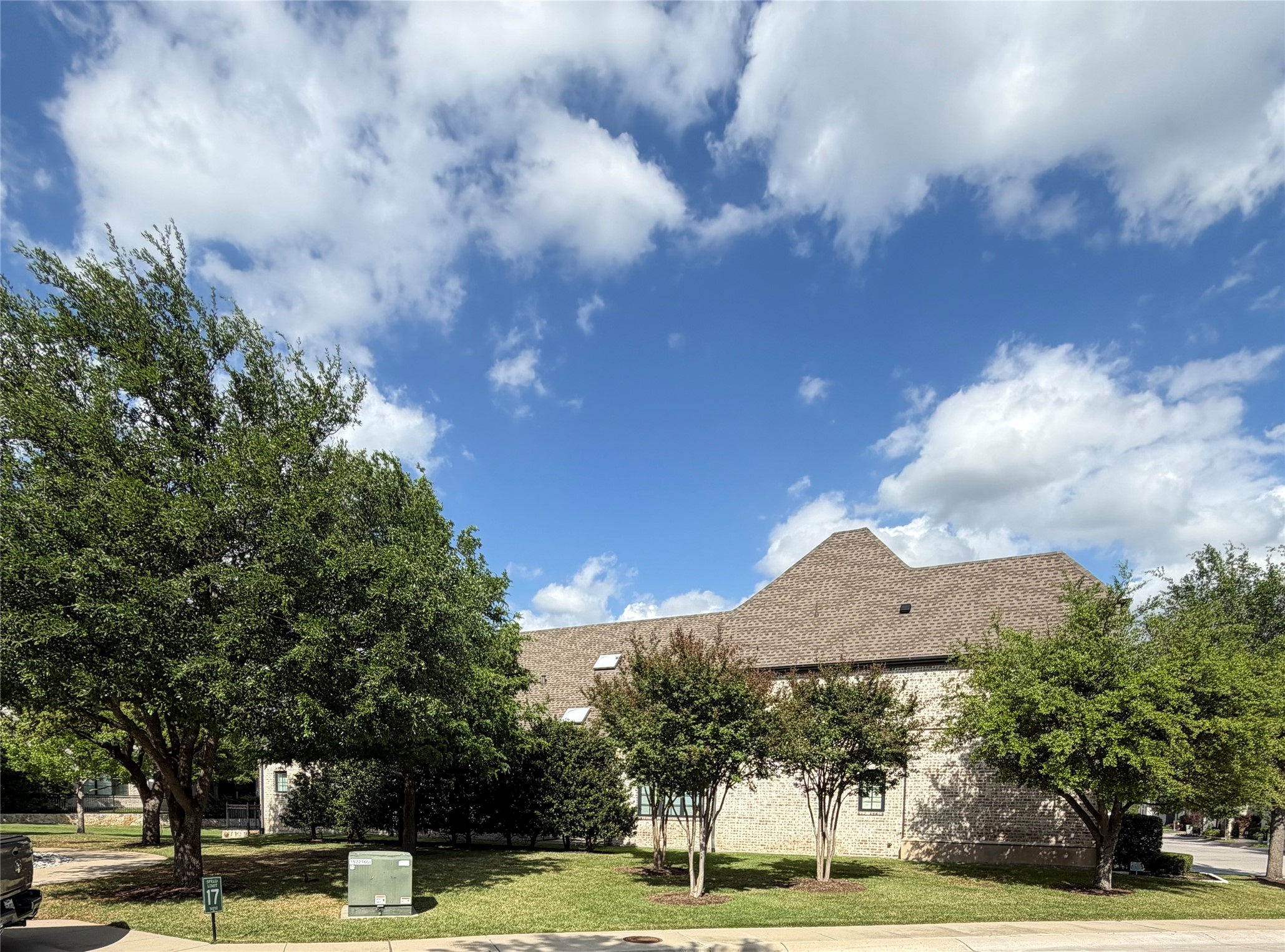 11 Edge Hill Drive Dallas TX 75248