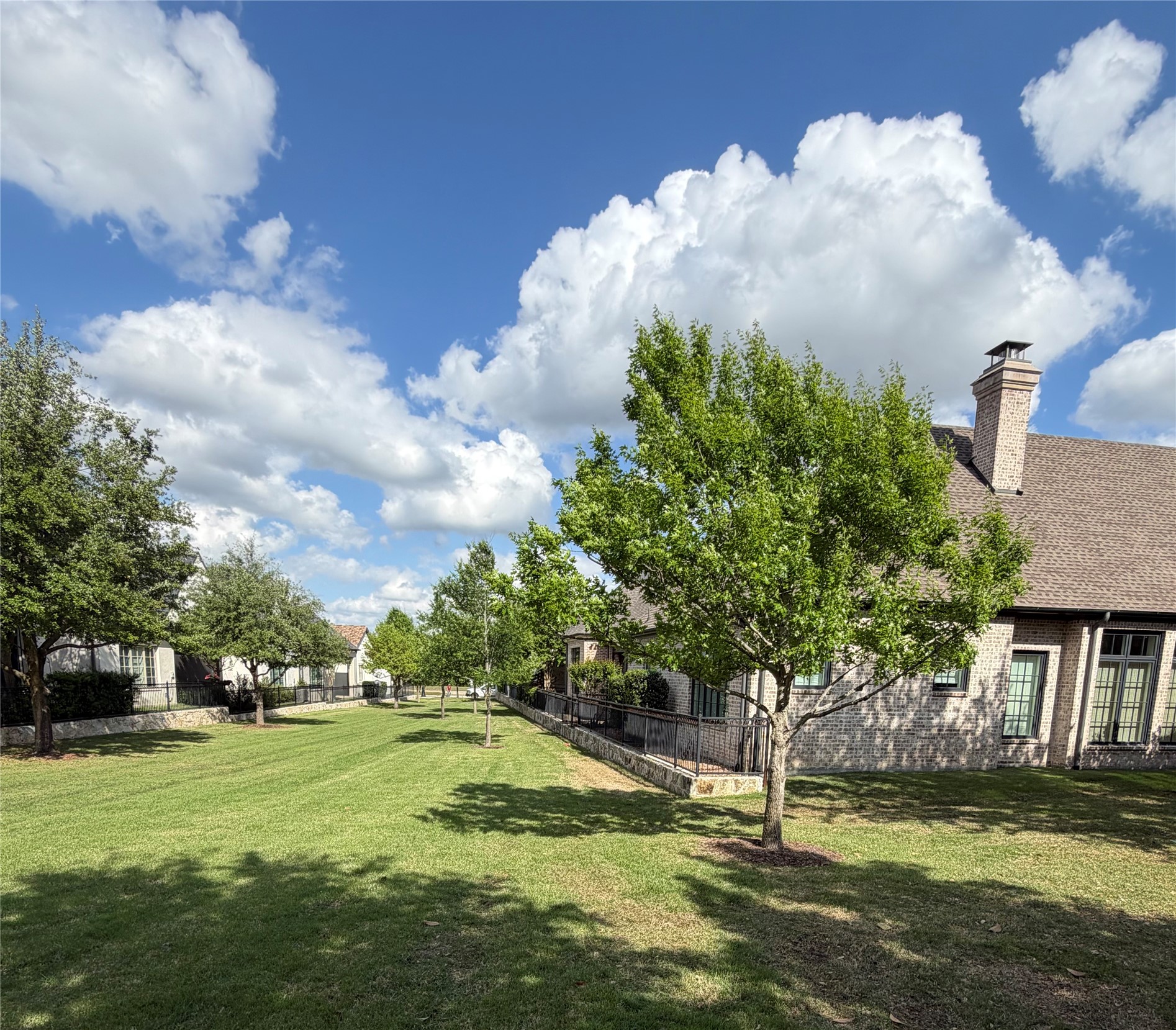 11 Edge Hill Drive Dallas TX 75248