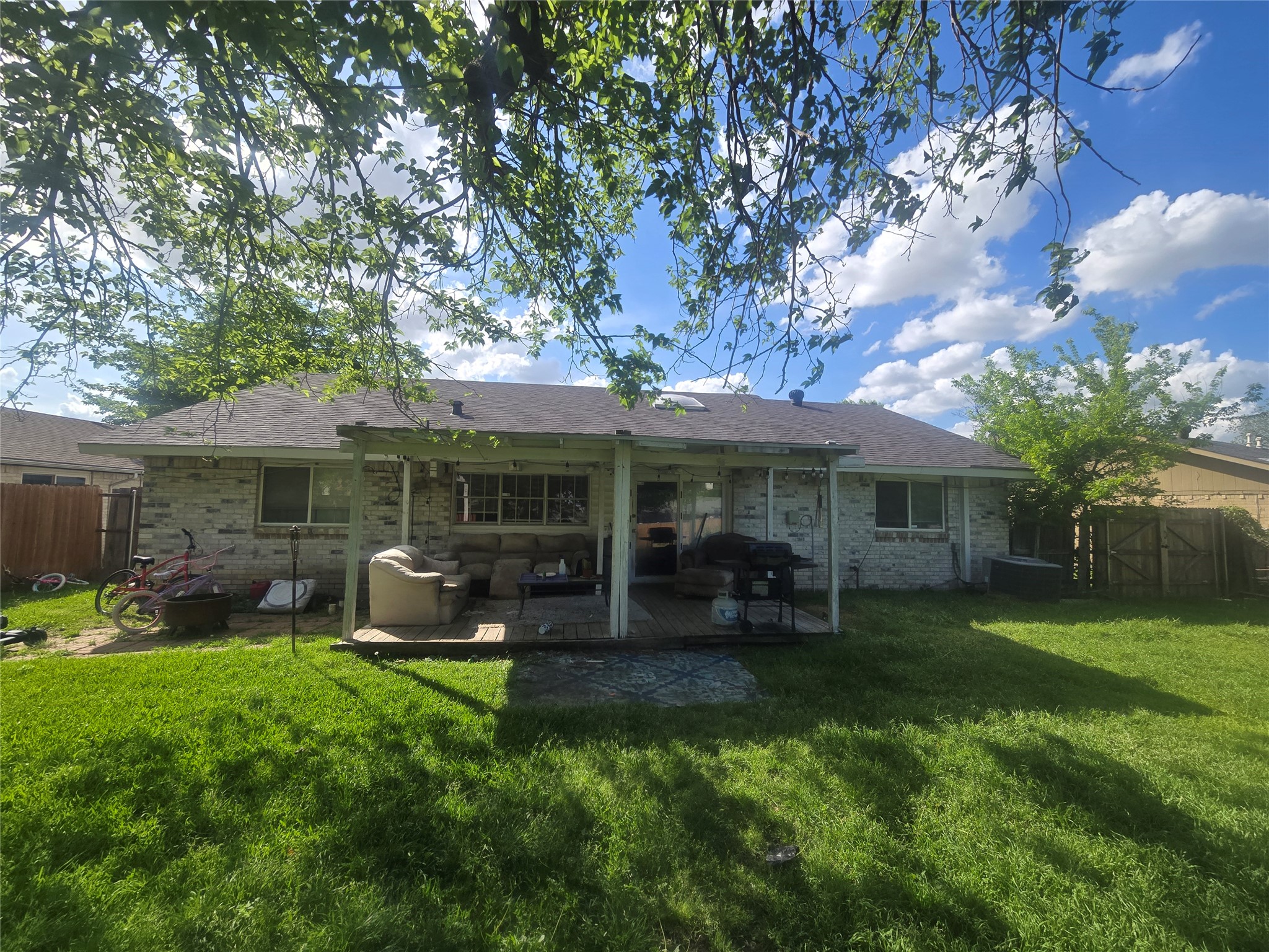 422 Woodmere Drive Garland TX 75043