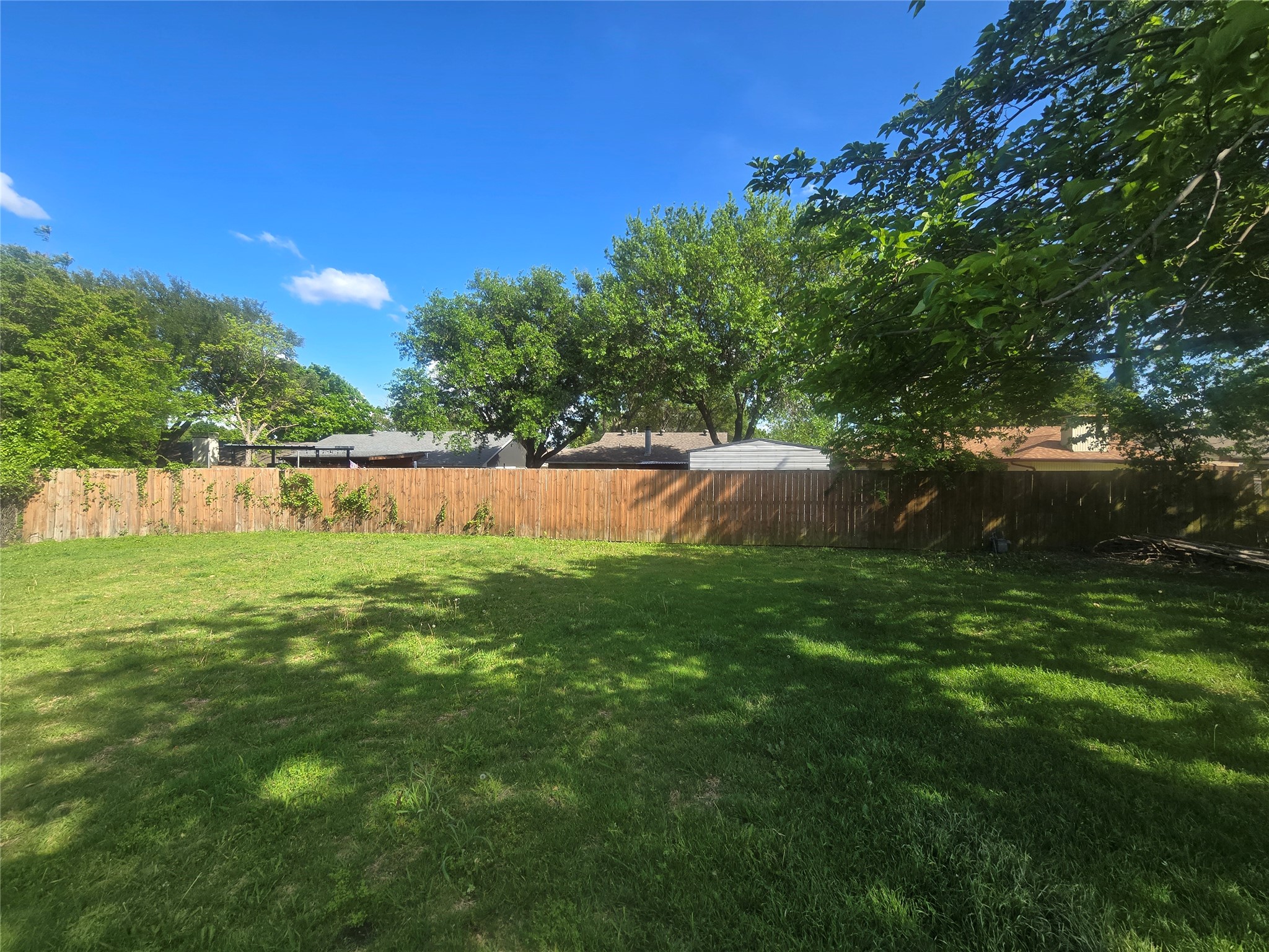 422 Woodmere Drive Garland TX 75043