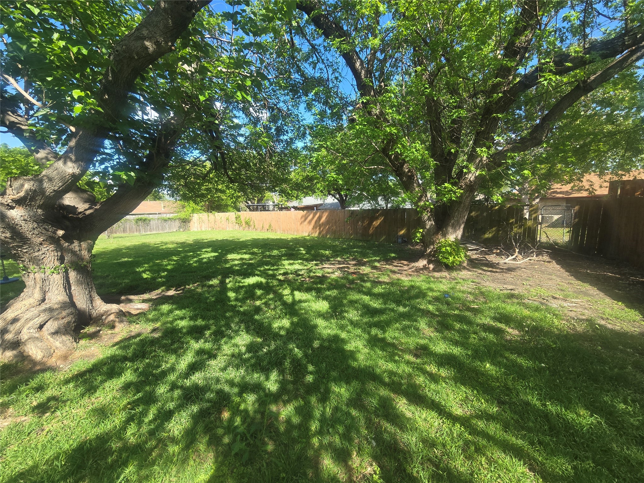 422 Woodmere Drive Garland TX 75043