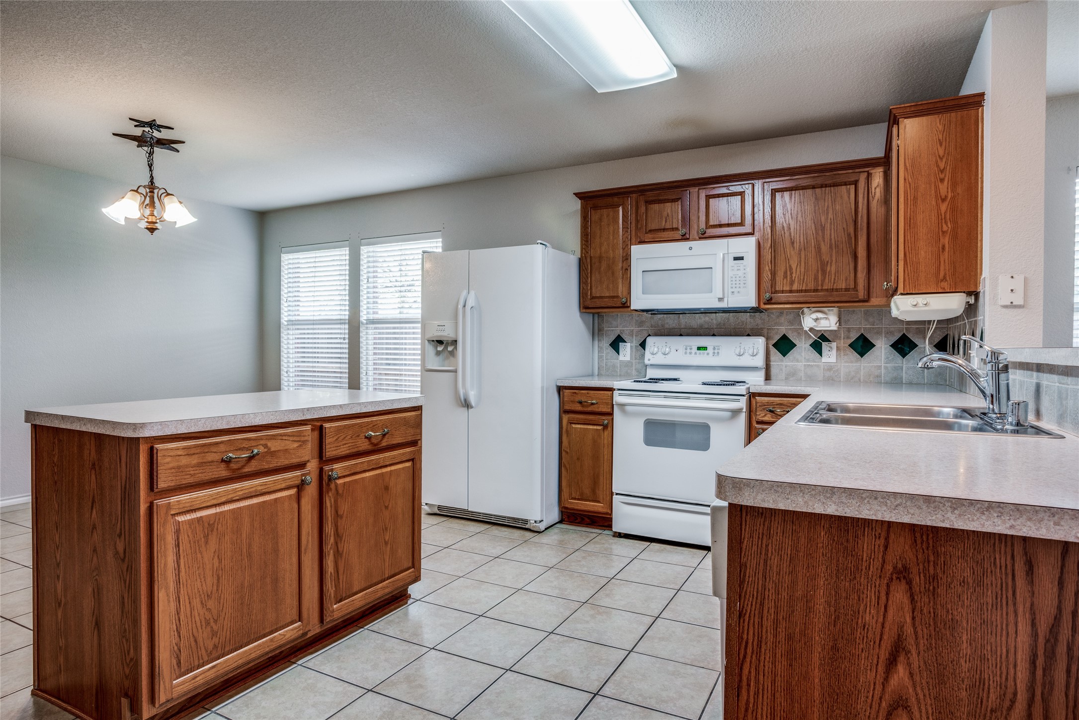 821 Oak Hollow Lane Anna TX 75409