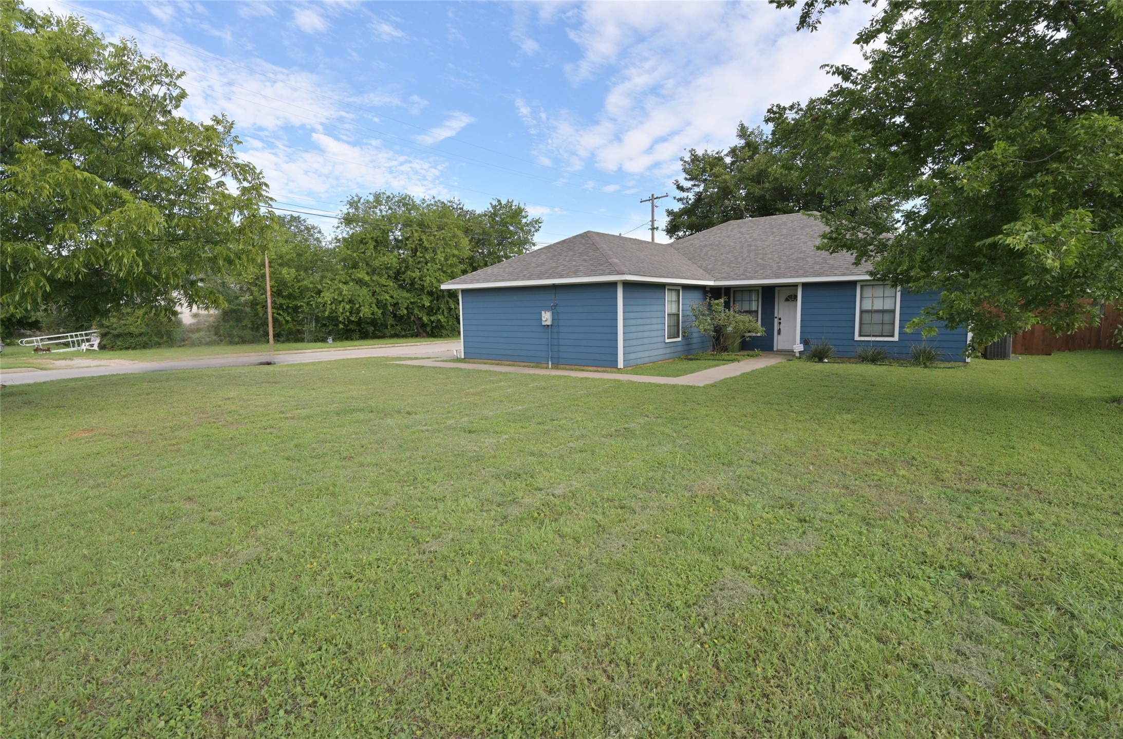 1106 12th Street SE Mineral Wells TX 76067