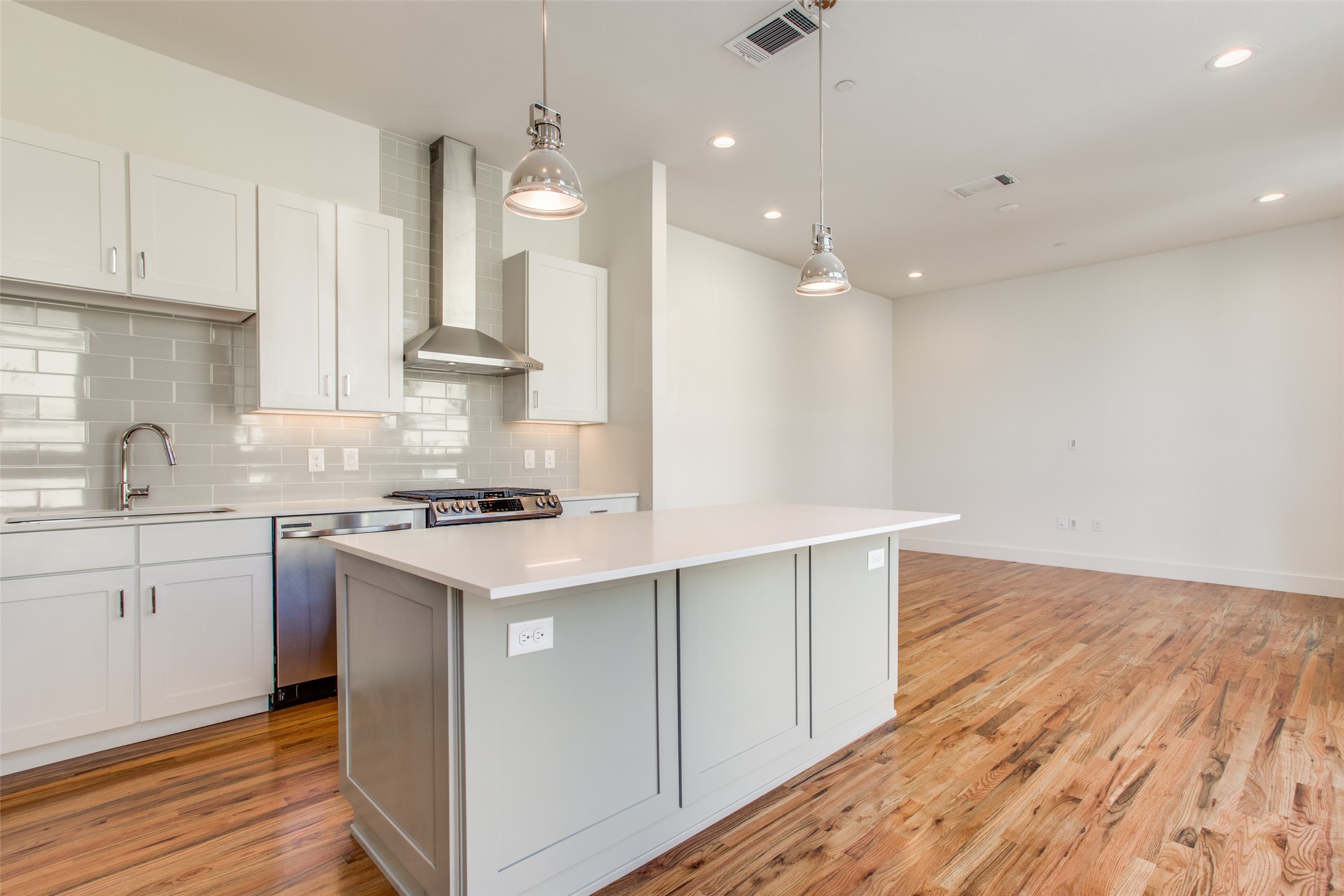 2128 Ashby Street Dallas TX 75204
