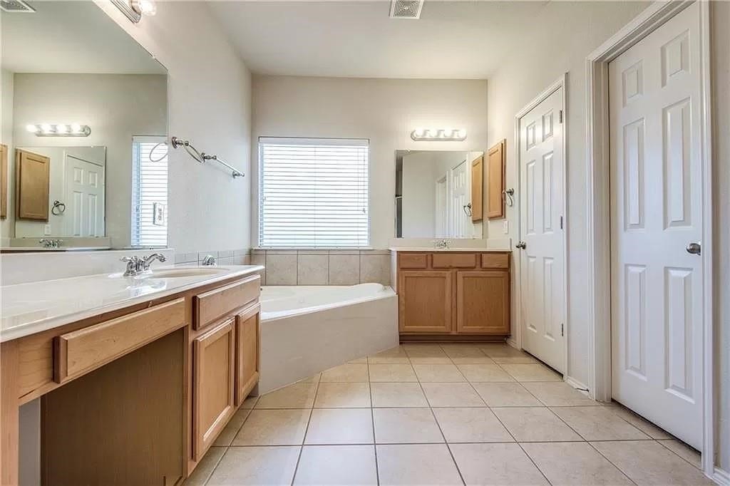5529 Crimson Oaks Drive Frisco TX 75035