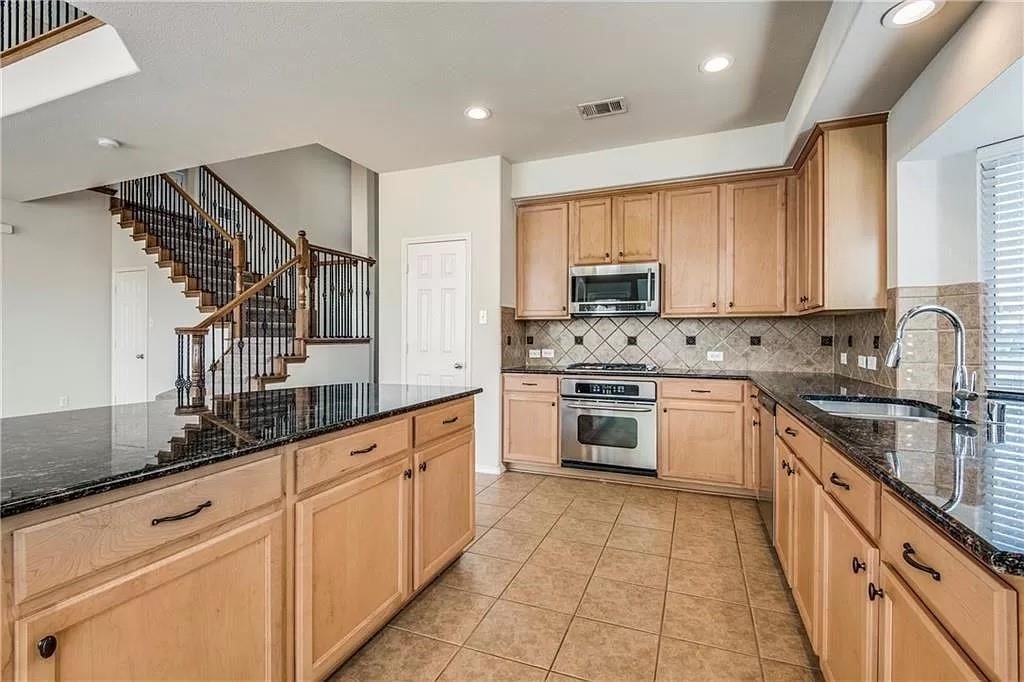 5529 Crimson Oaks Drive Frisco TX 75035