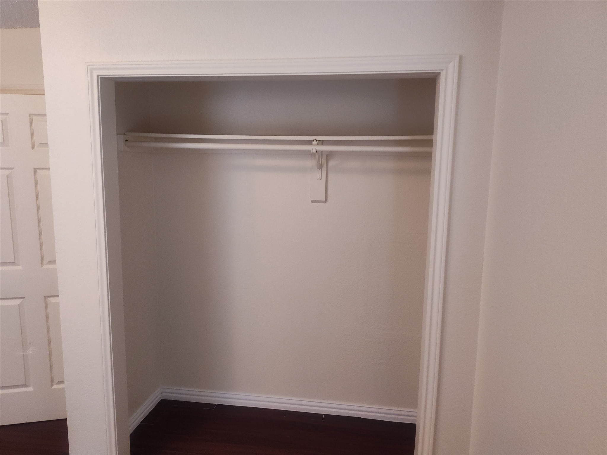 2039 W Walnut Street Garland TX 75042
