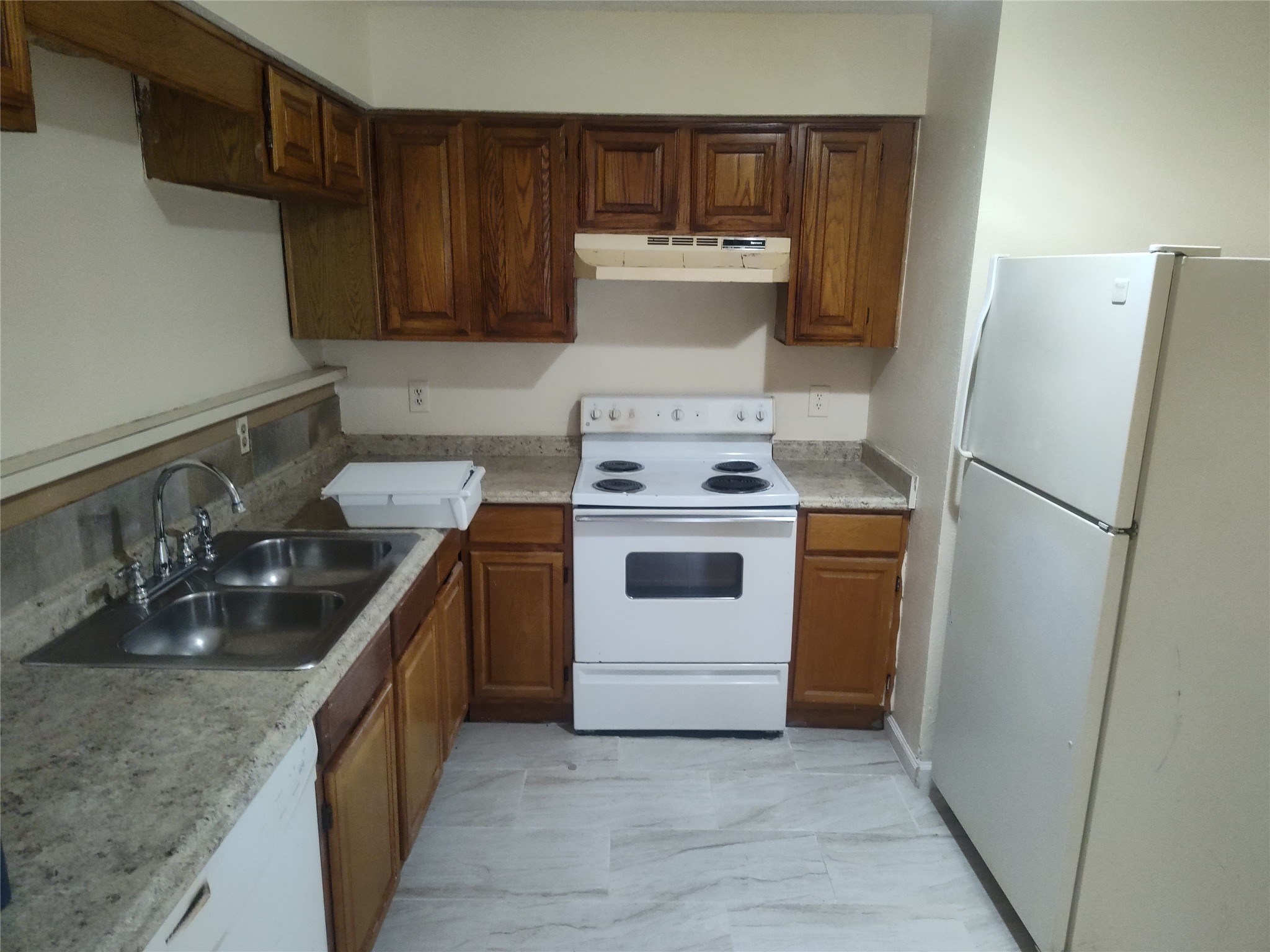 2039 W Walnut Street Garland TX 75042