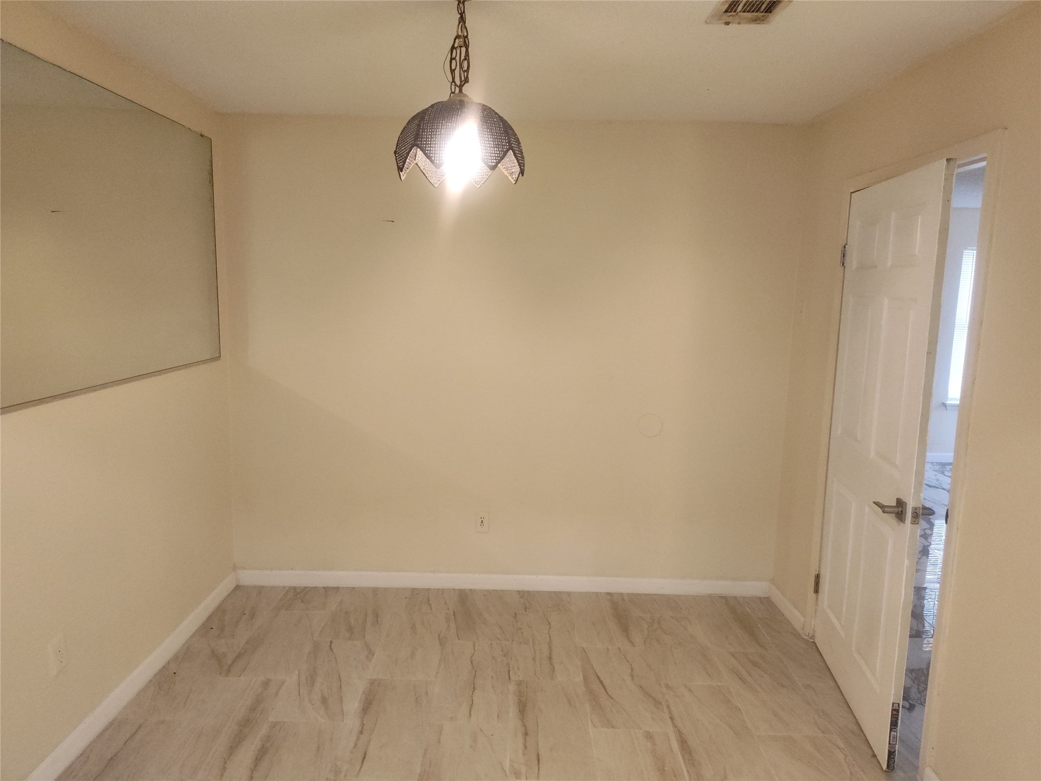 2039 W Walnut Street Garland TX 75042