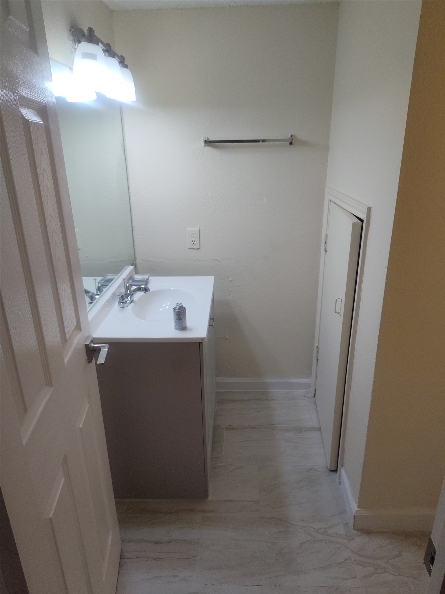 2039 W Walnut Street Garland TX 75042