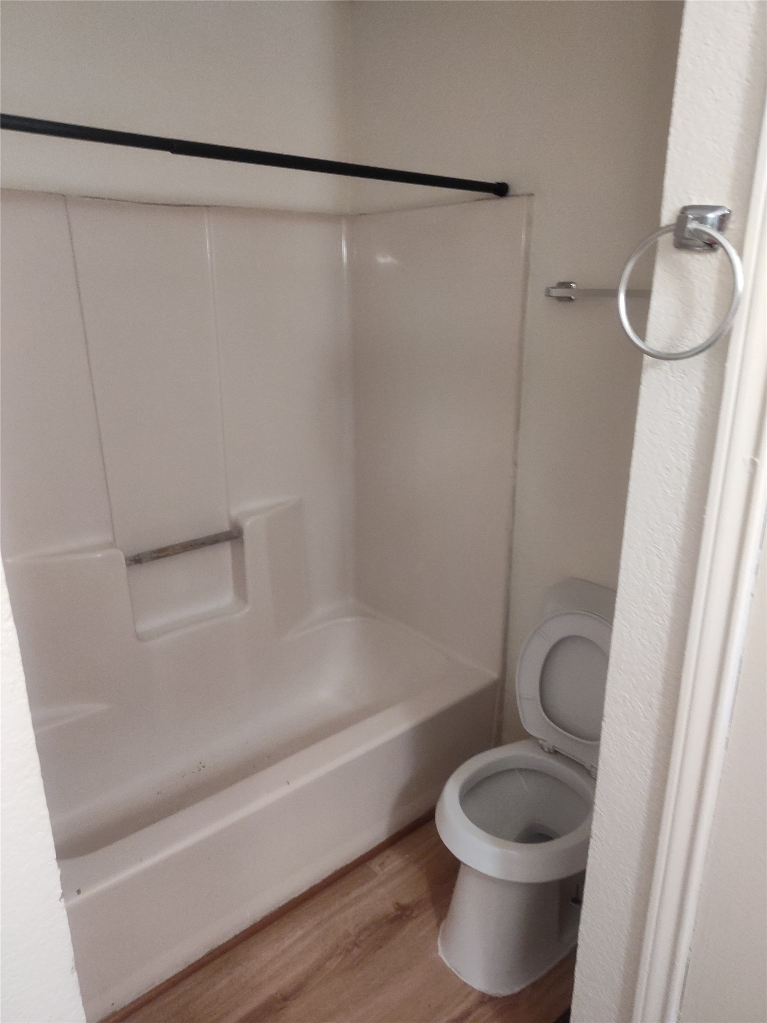 2039 W Walnut Street Garland TX 75042