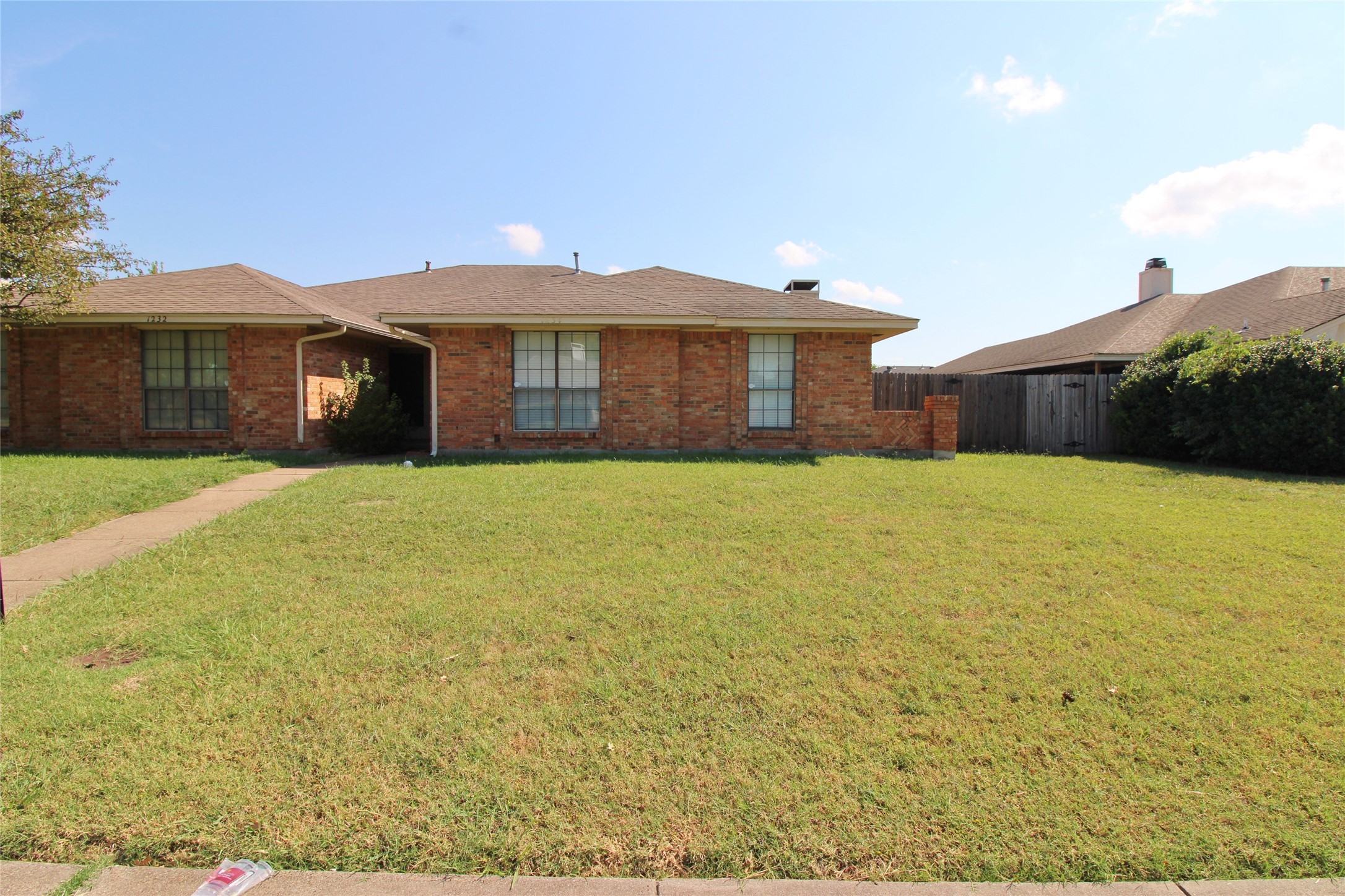 1234 Mockingbird Lane Desoto TX 75115