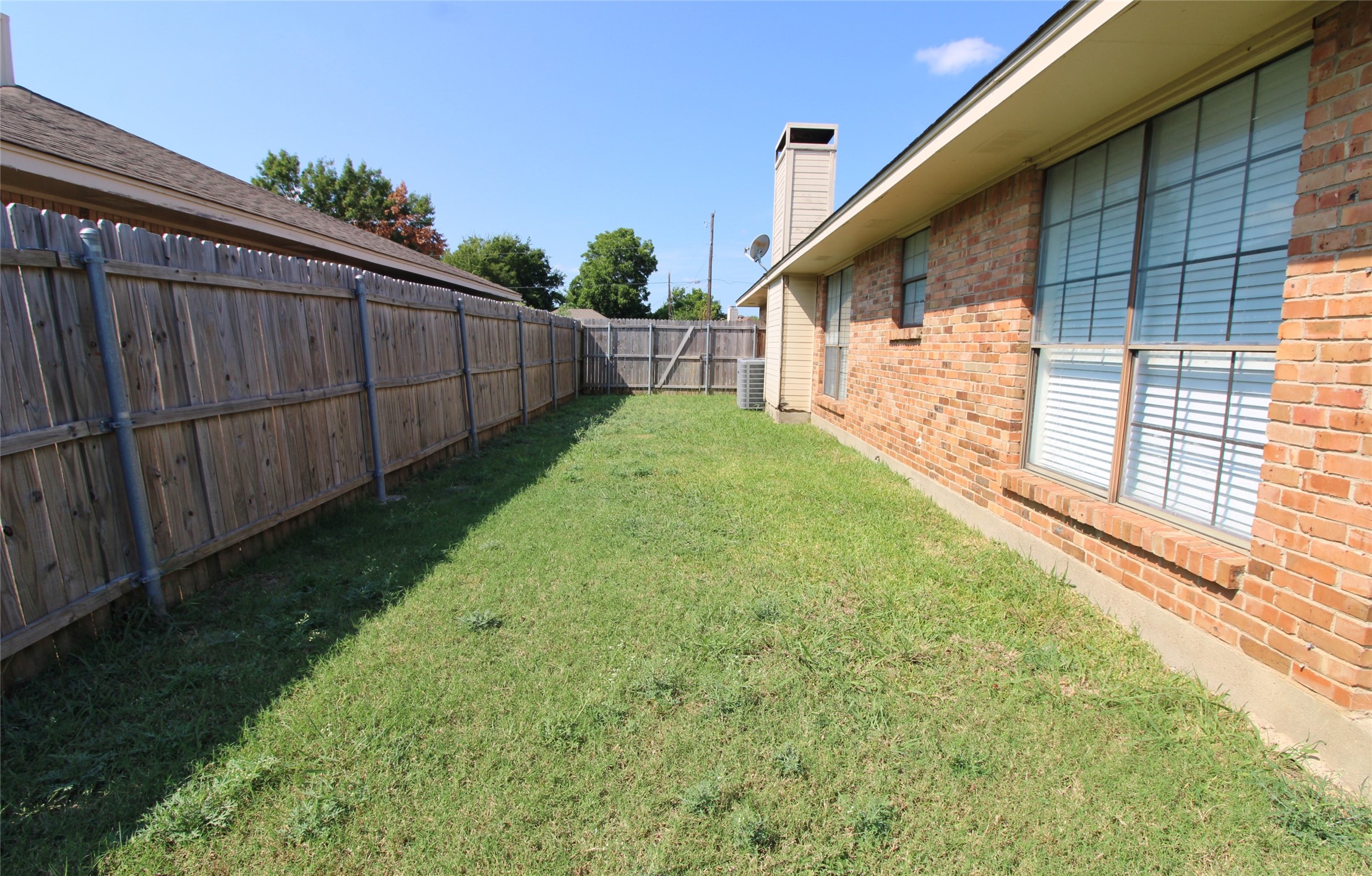 1234 Mockingbird Lane Desoto TX 75115