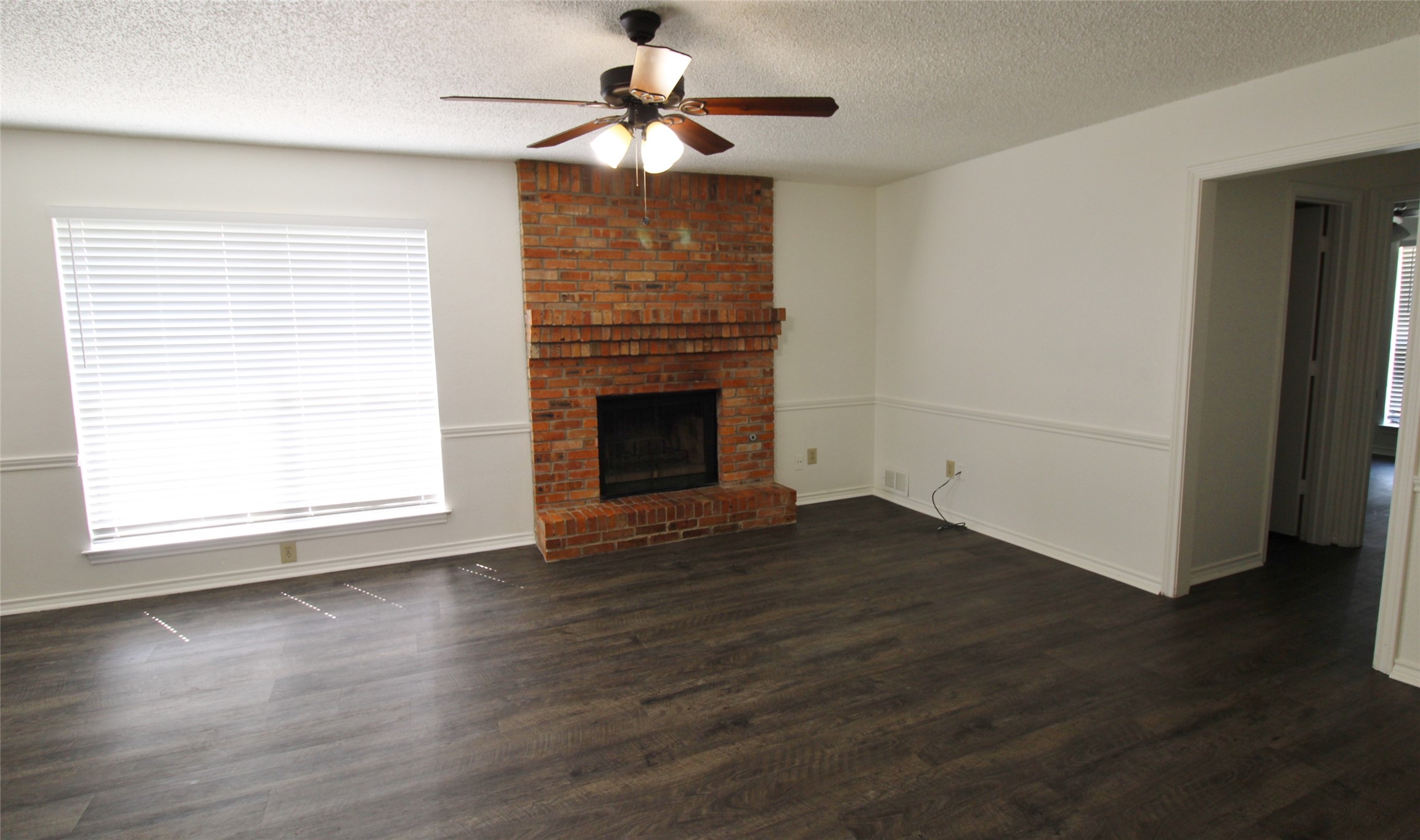 1234 Mockingbird Lane Desoto TX 75115