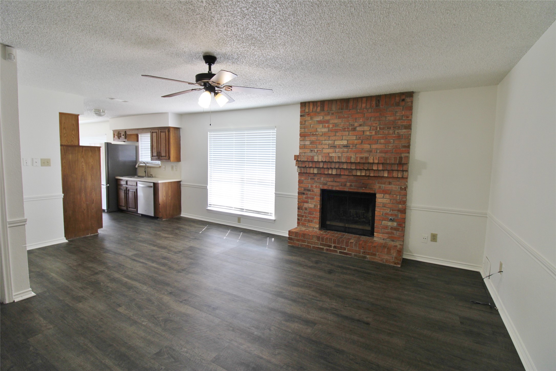1234 Mockingbird Lane Desoto TX 75115