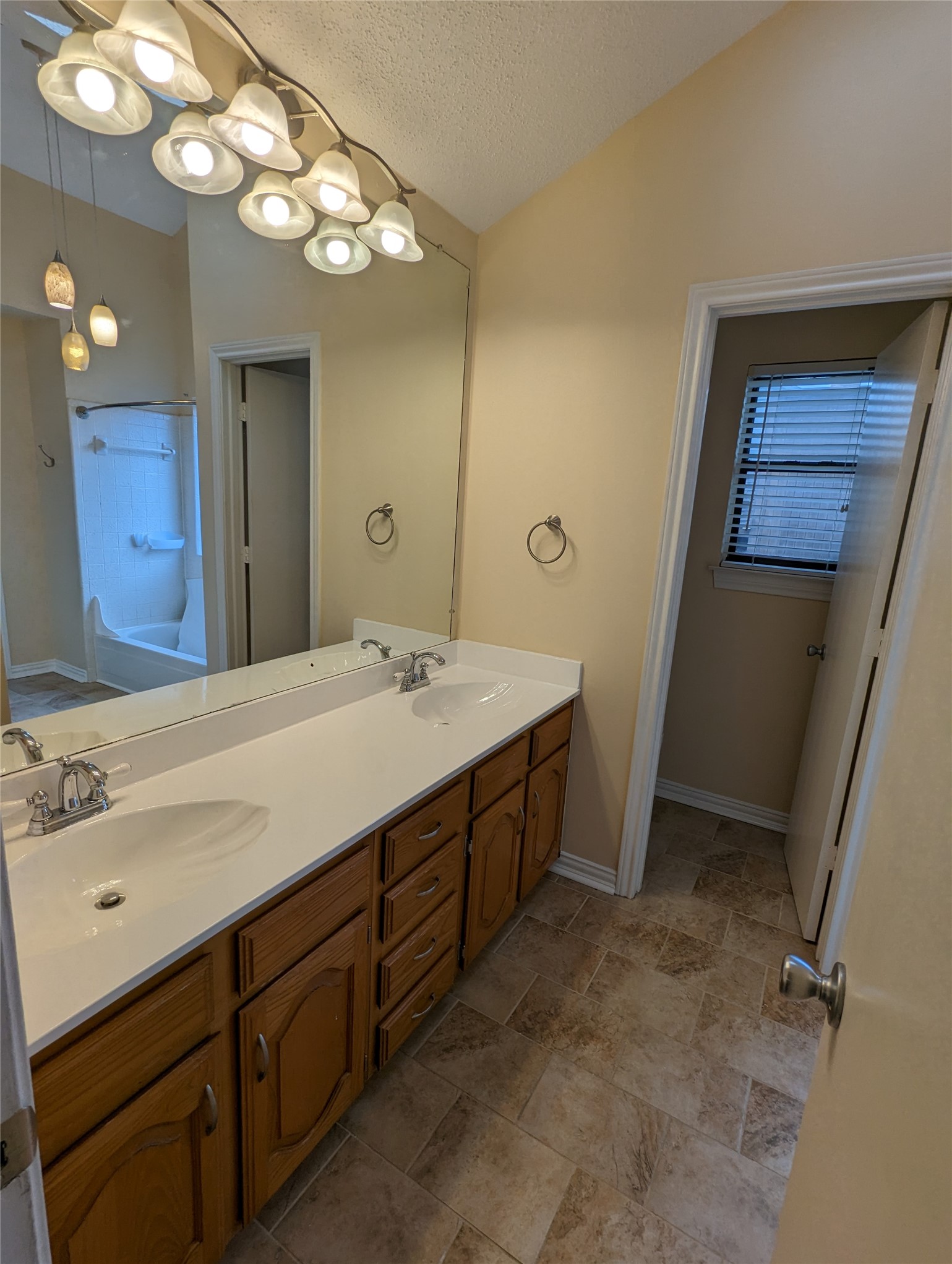 2601 Nova Drive Garland TX 75044