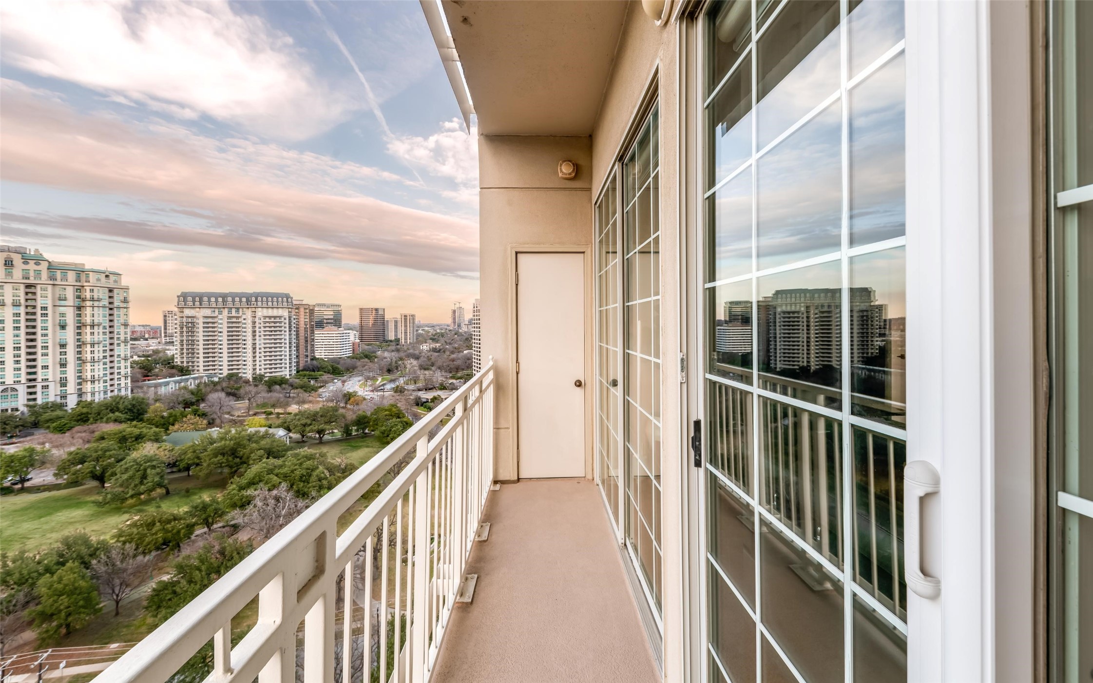 3225 Turtle Creek Boulevard Dallas TX 75219