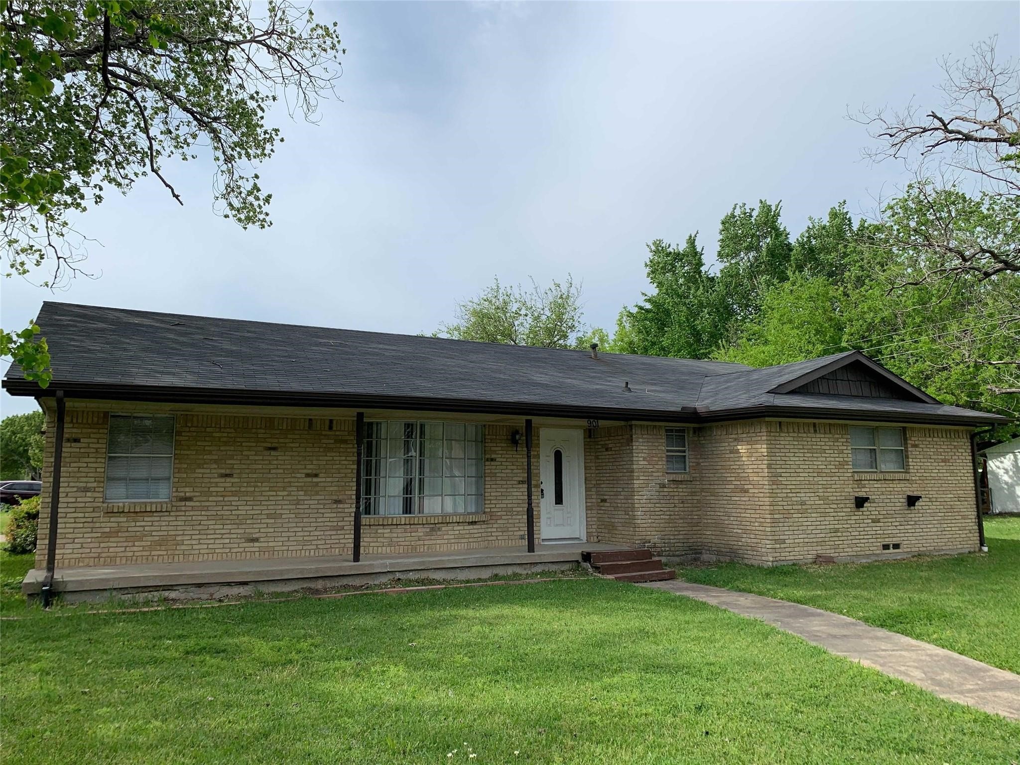 901 Downing Street Forney TX 75126