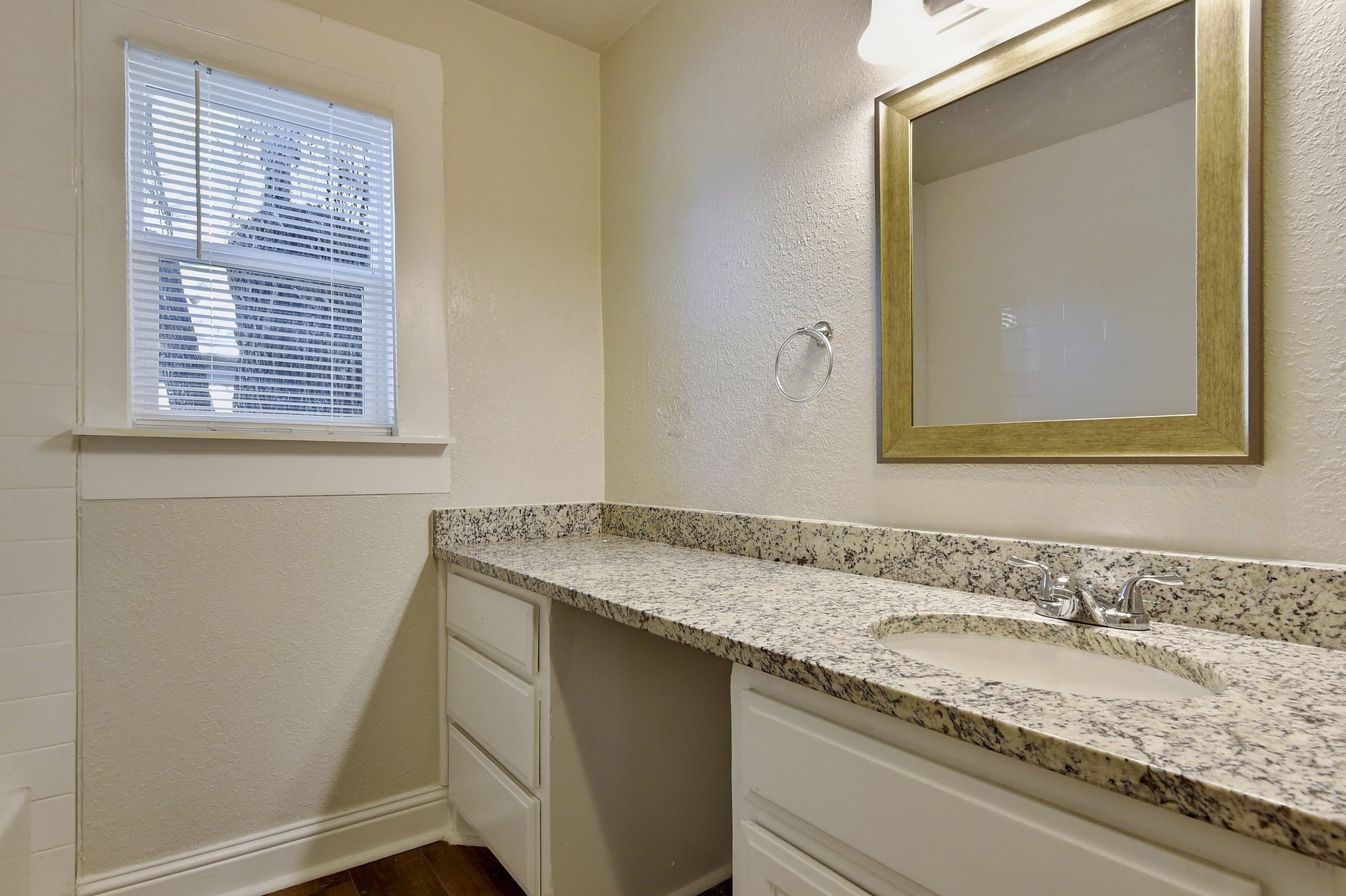 1115 S Rusk Avenue Denison TX 75020
