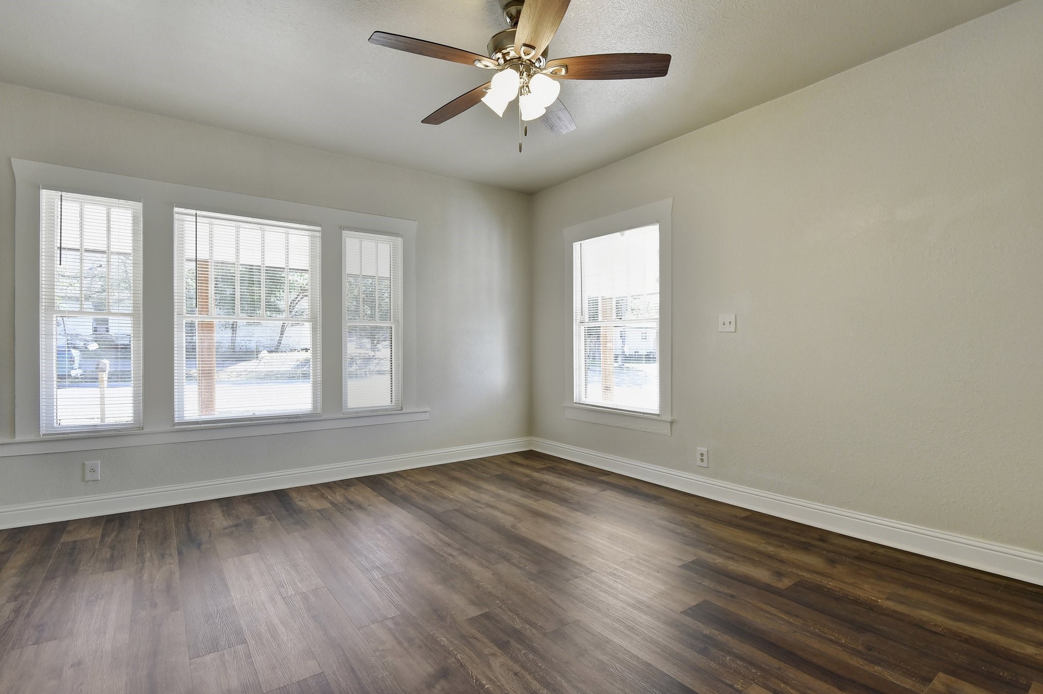 1115 S Rusk Avenue Denison TX 75020