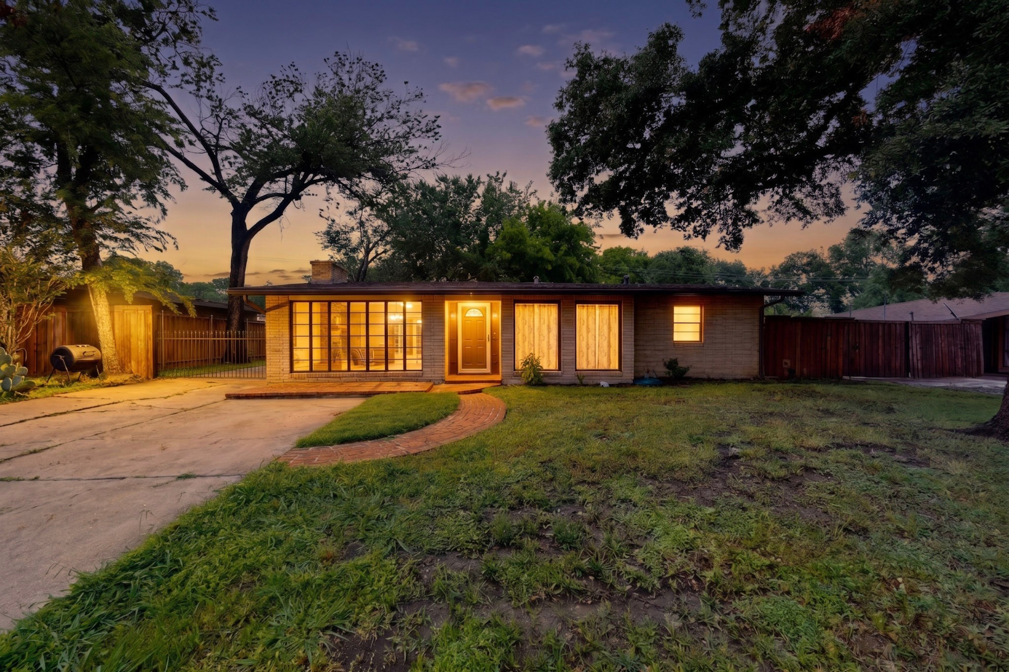 1903 Skylark Drive Arlington TX 76010