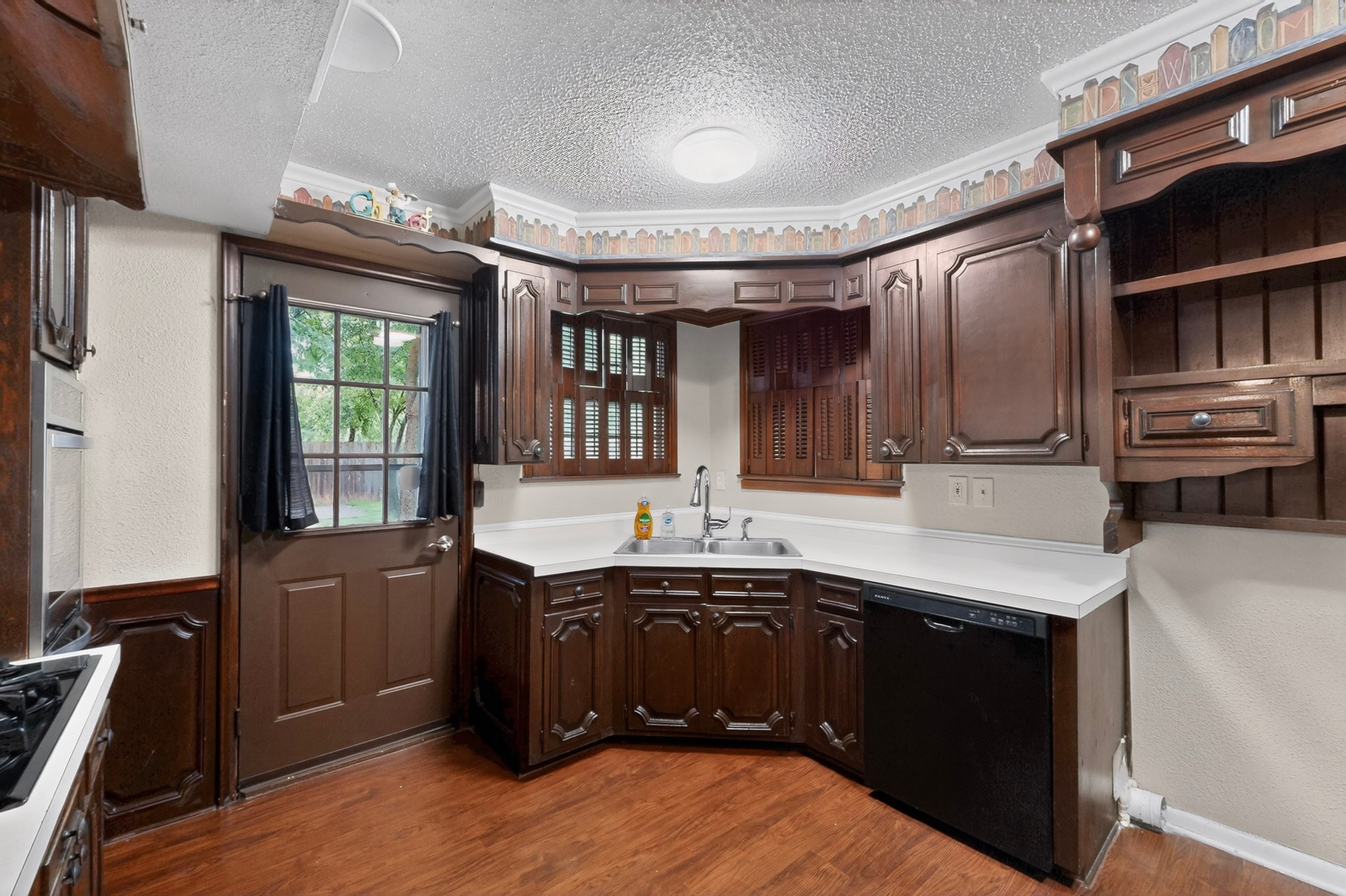 1903 Skylark Drive Arlington TX 76010