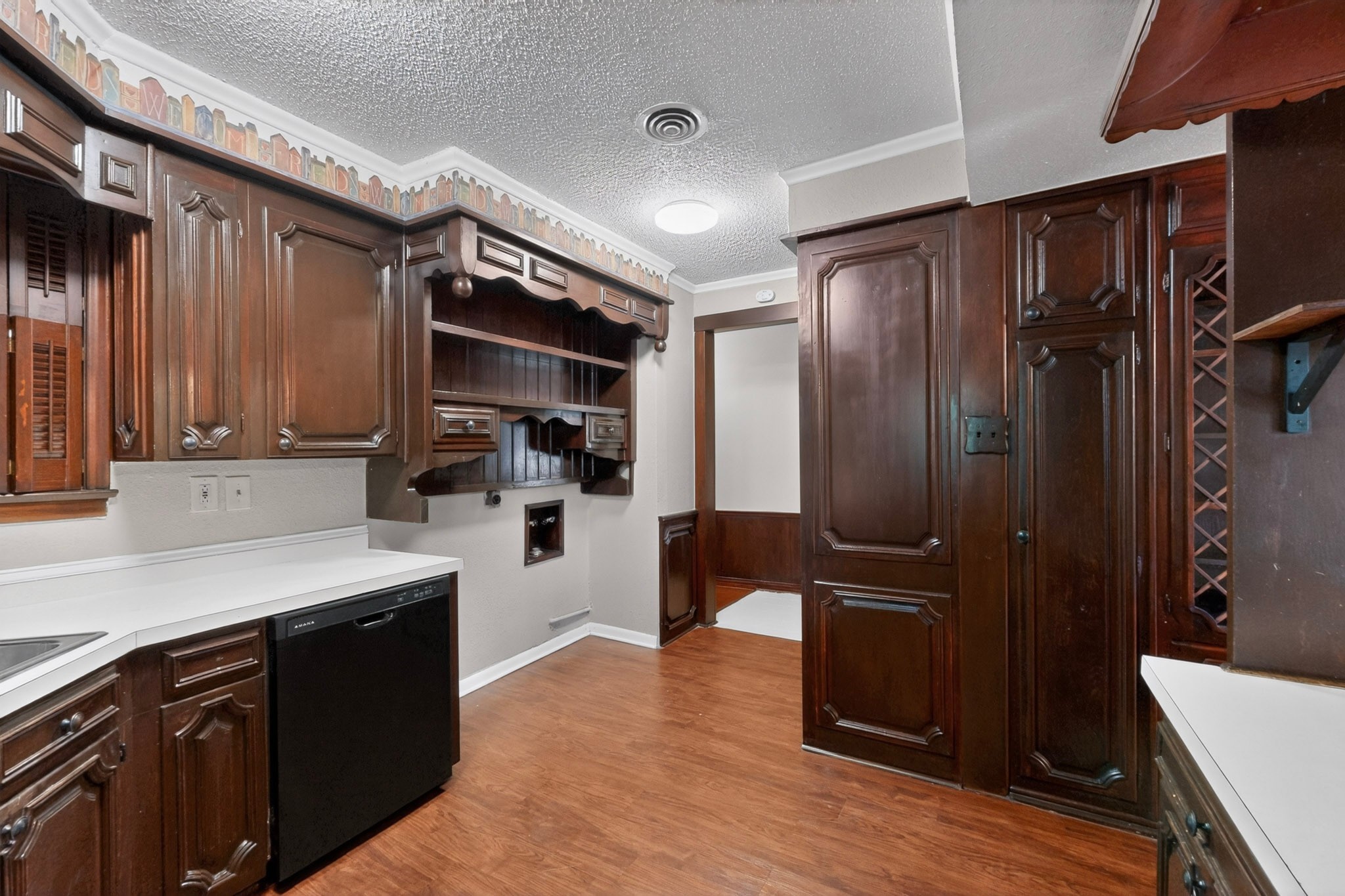 1903 Skylark Drive Arlington TX 76010