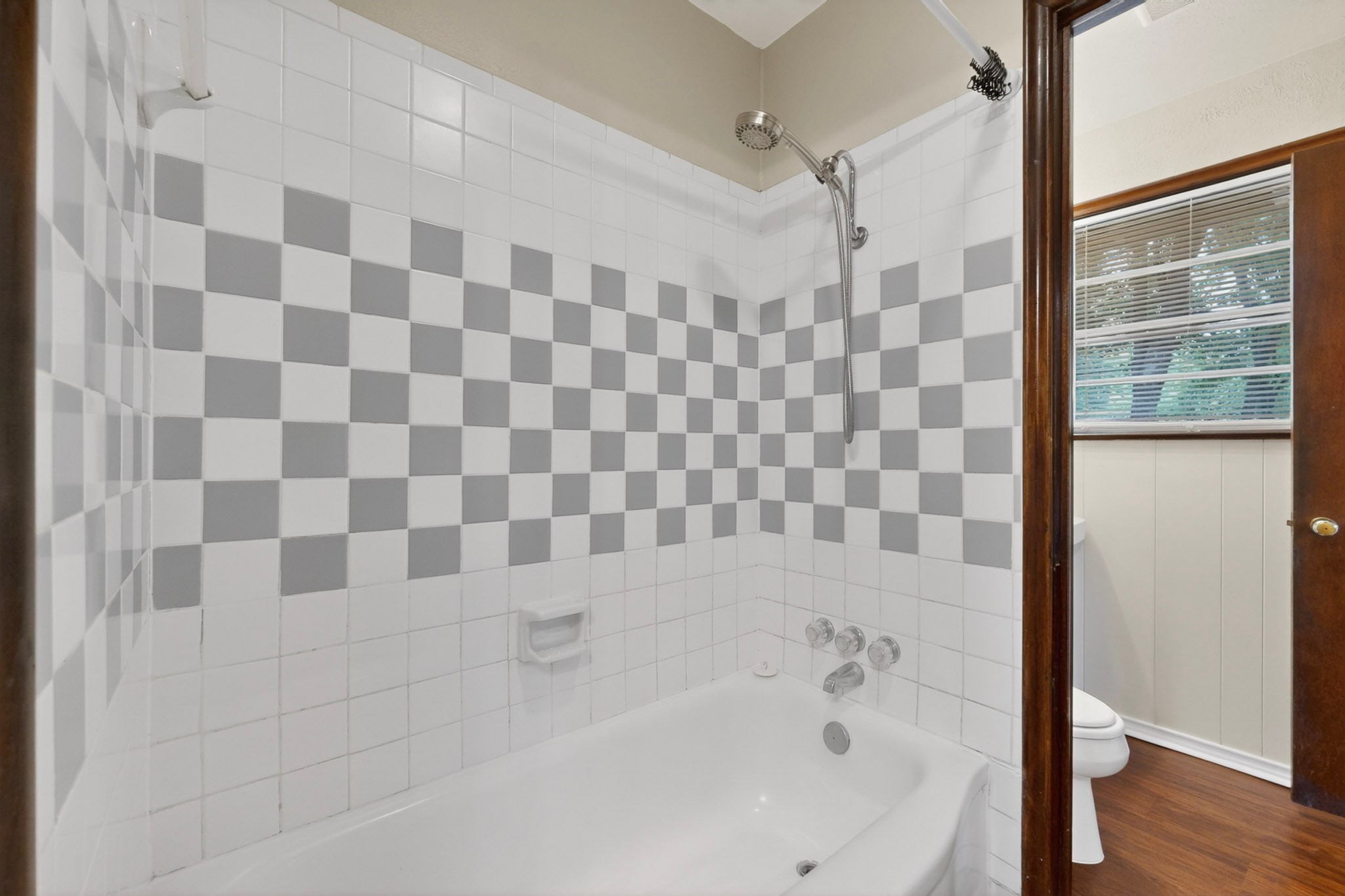 1903 Skylark Drive Arlington TX 76010
