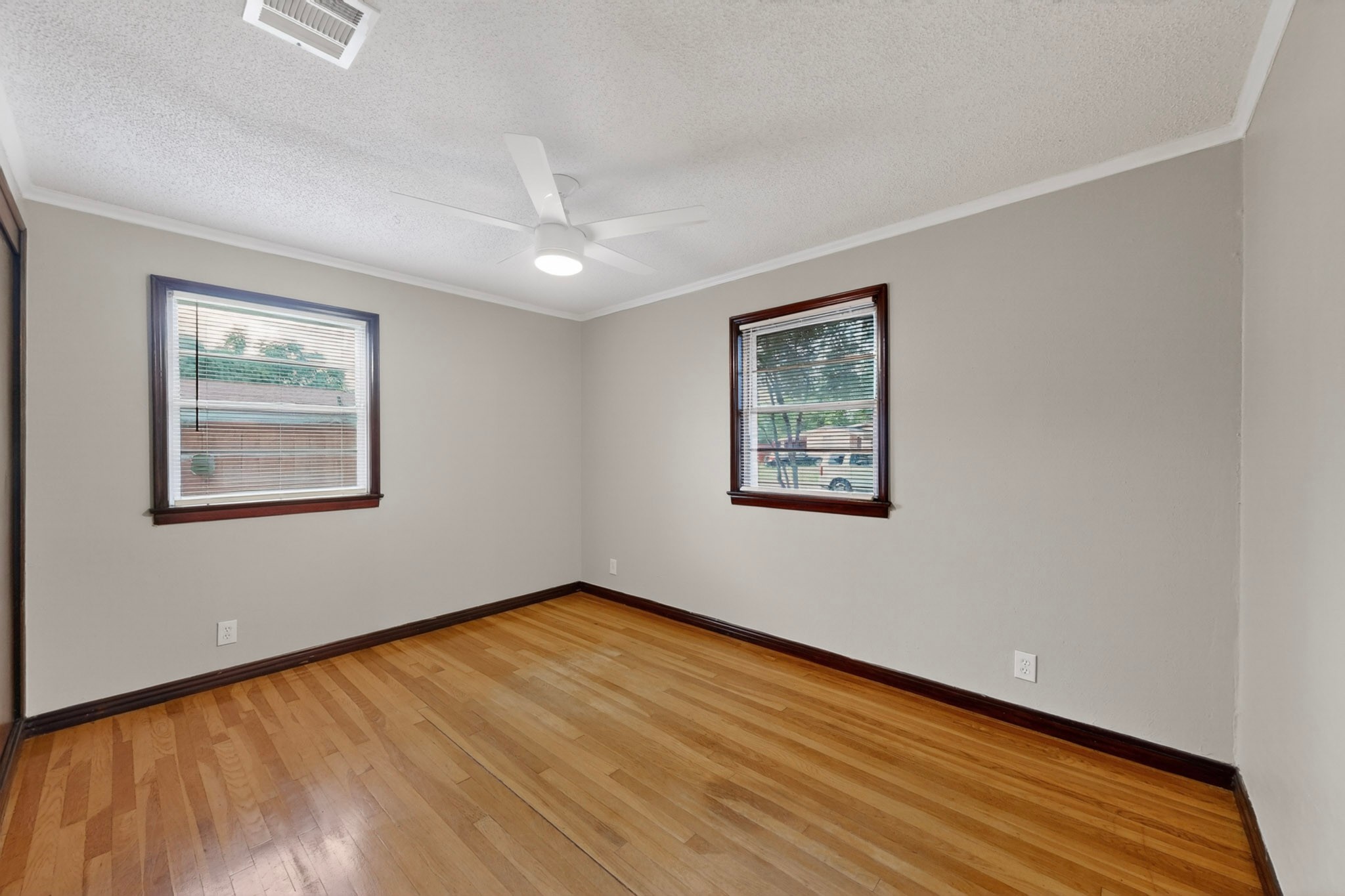 1903 Skylark Drive Arlington TX 76010