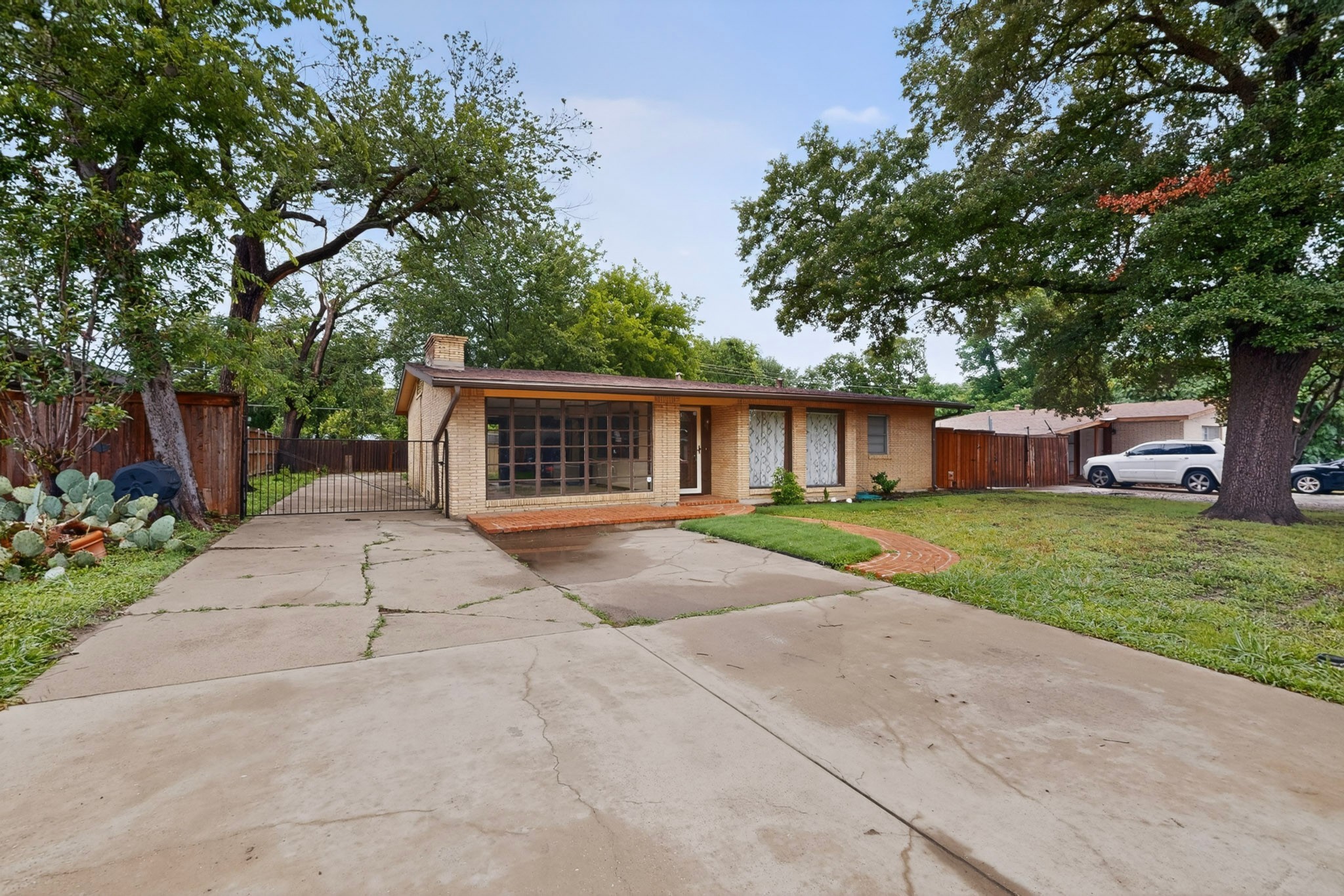 1903 Skylark Drive Arlington TX 76010