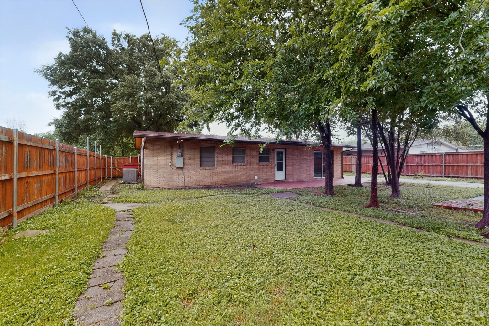 1903 Skylark Drive Arlington TX 76010